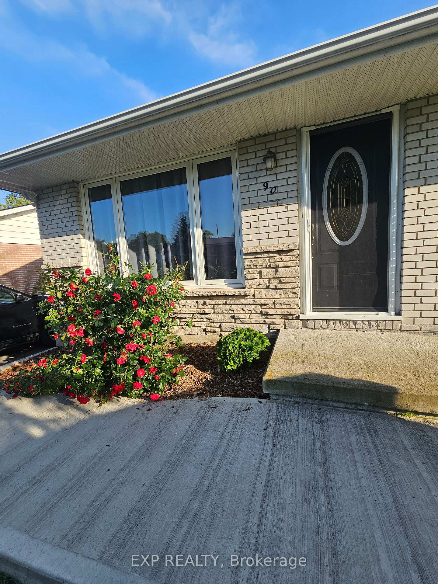 Photo 3 of 90 Morenz Crescent, Kingston, Rideau — HOMEH