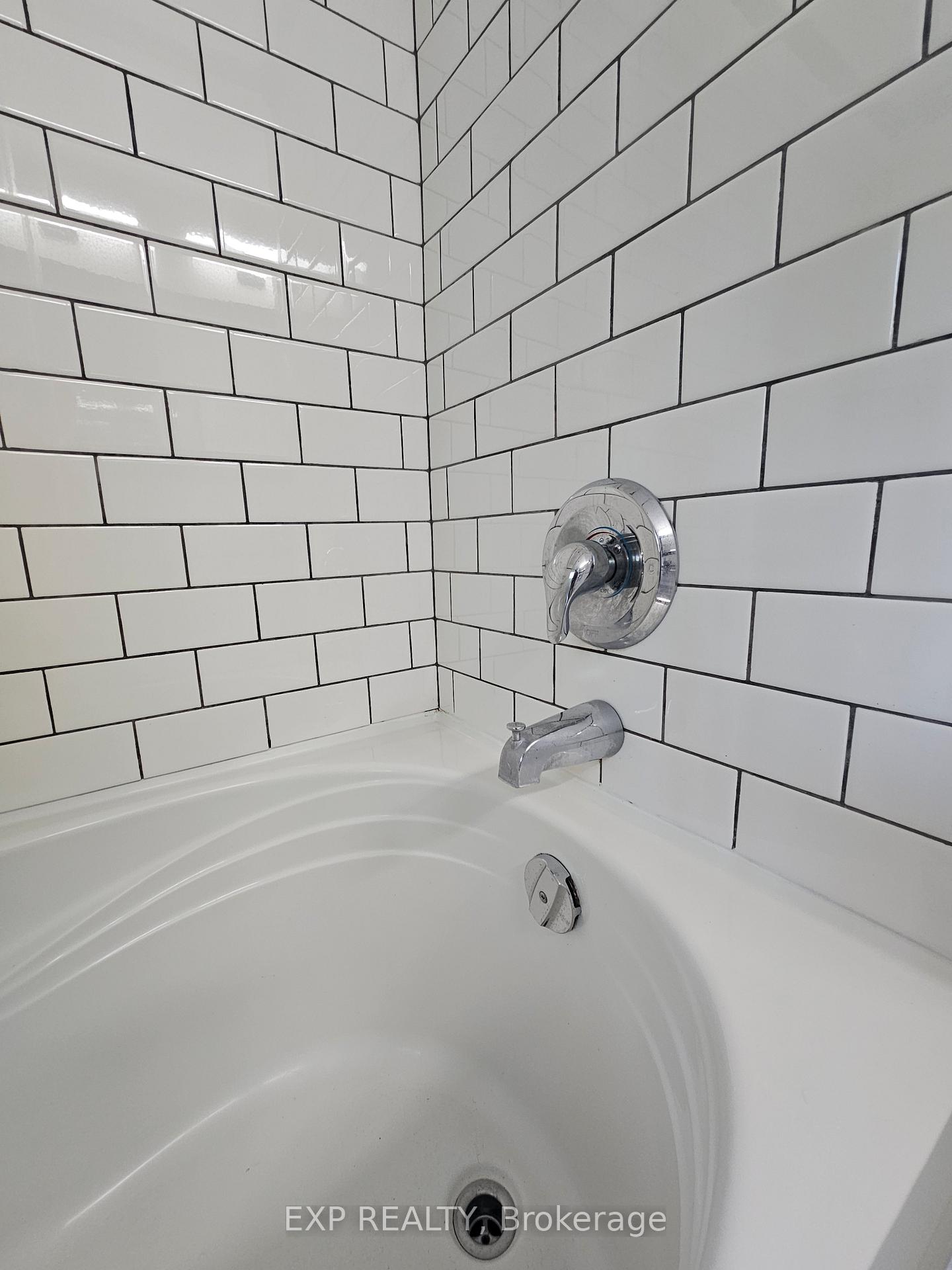 Photo 12 of 90 Morenz Crescent, Kingston, Rideau — HOMEH