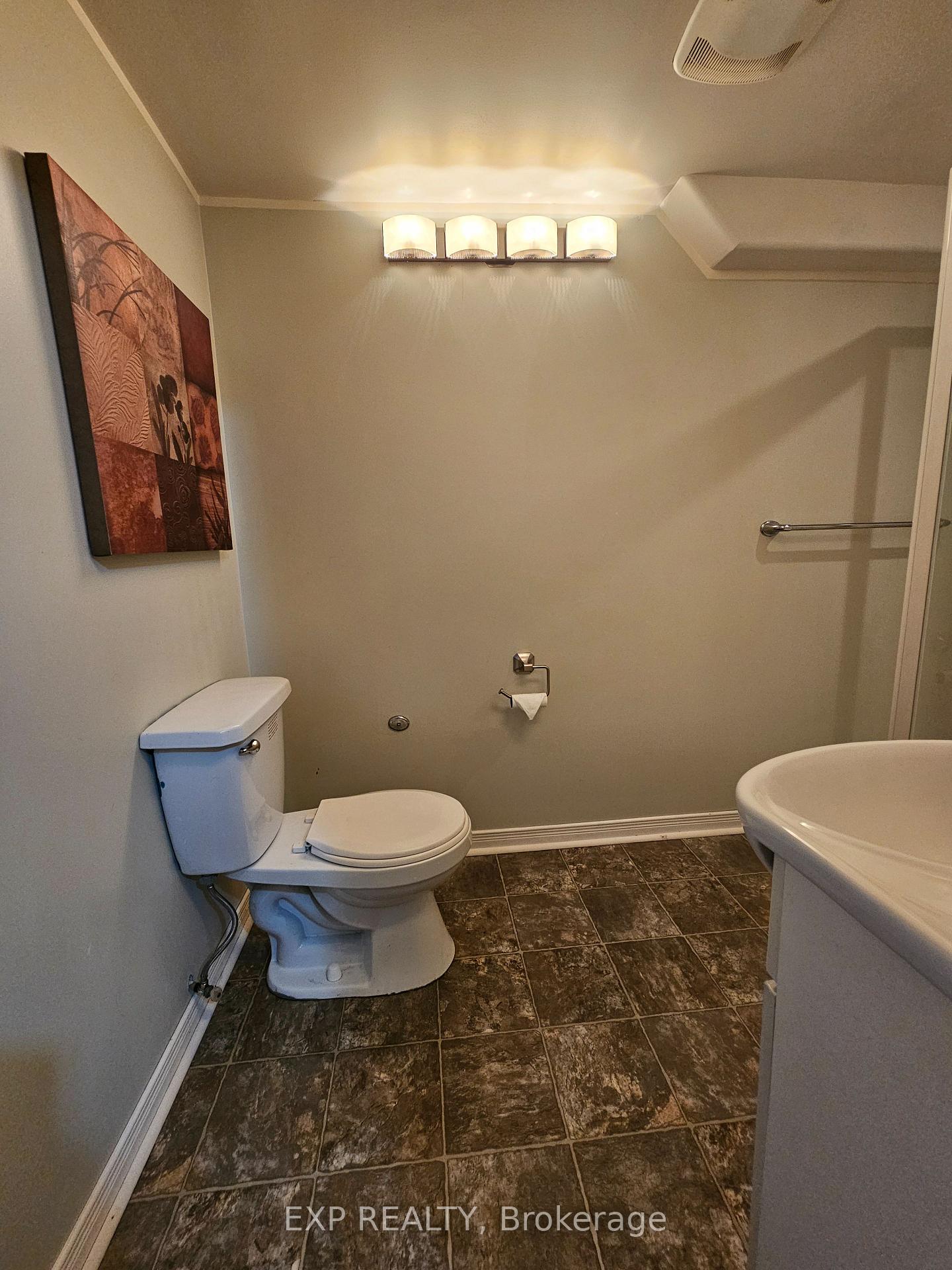Photo 23 of 90 Morenz Crescent, Kingston, Rideau — HOMEH
