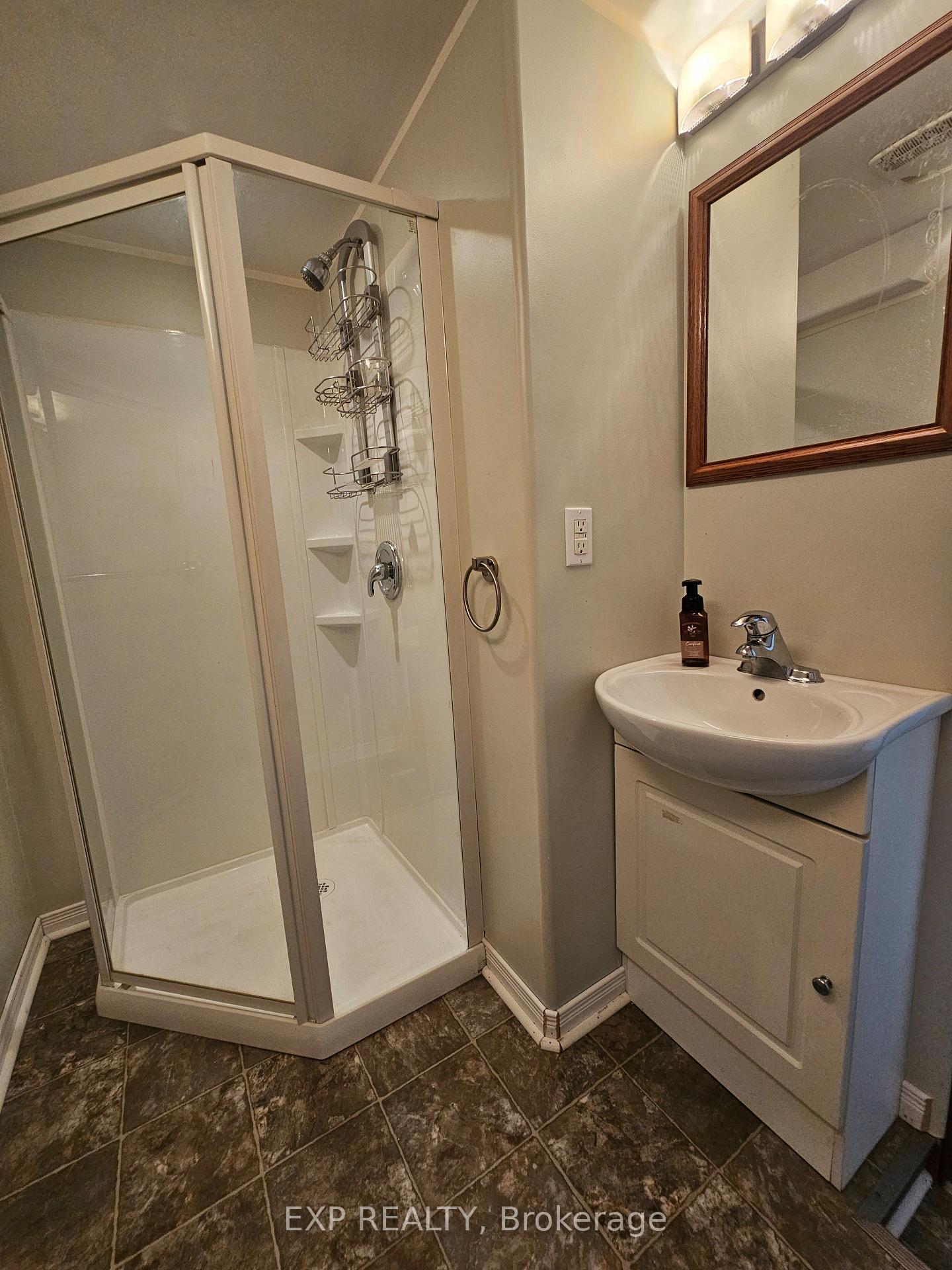 Photo 24 of 90 Morenz Crescent, Kingston, Rideau — HOMEH