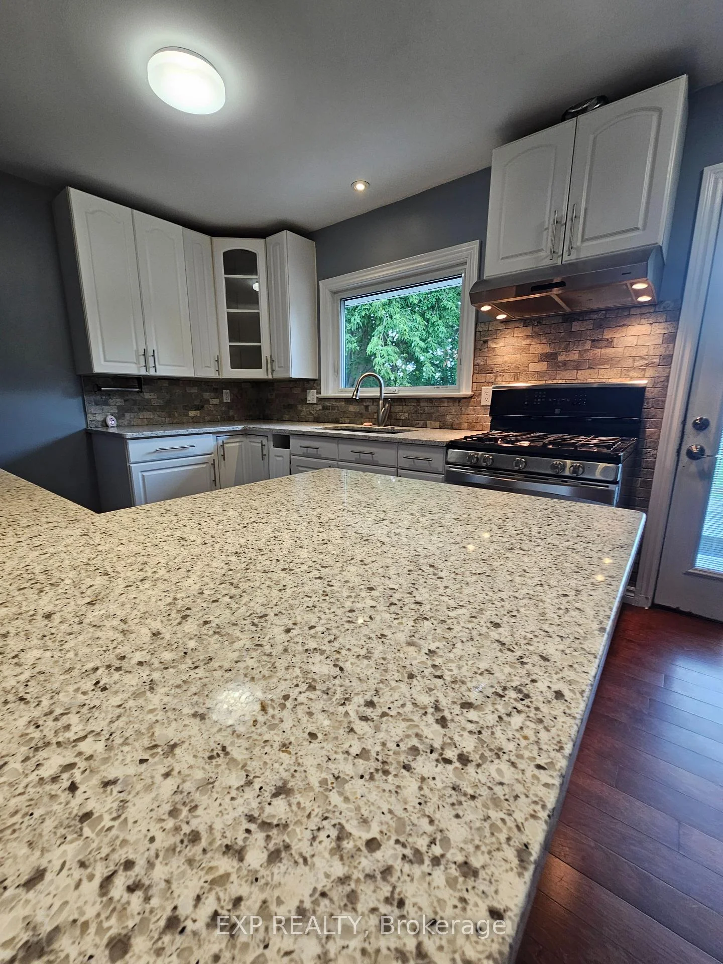 Photo 4 of 90 Morenz Crescent, Kingston, Rideau — HOMEH