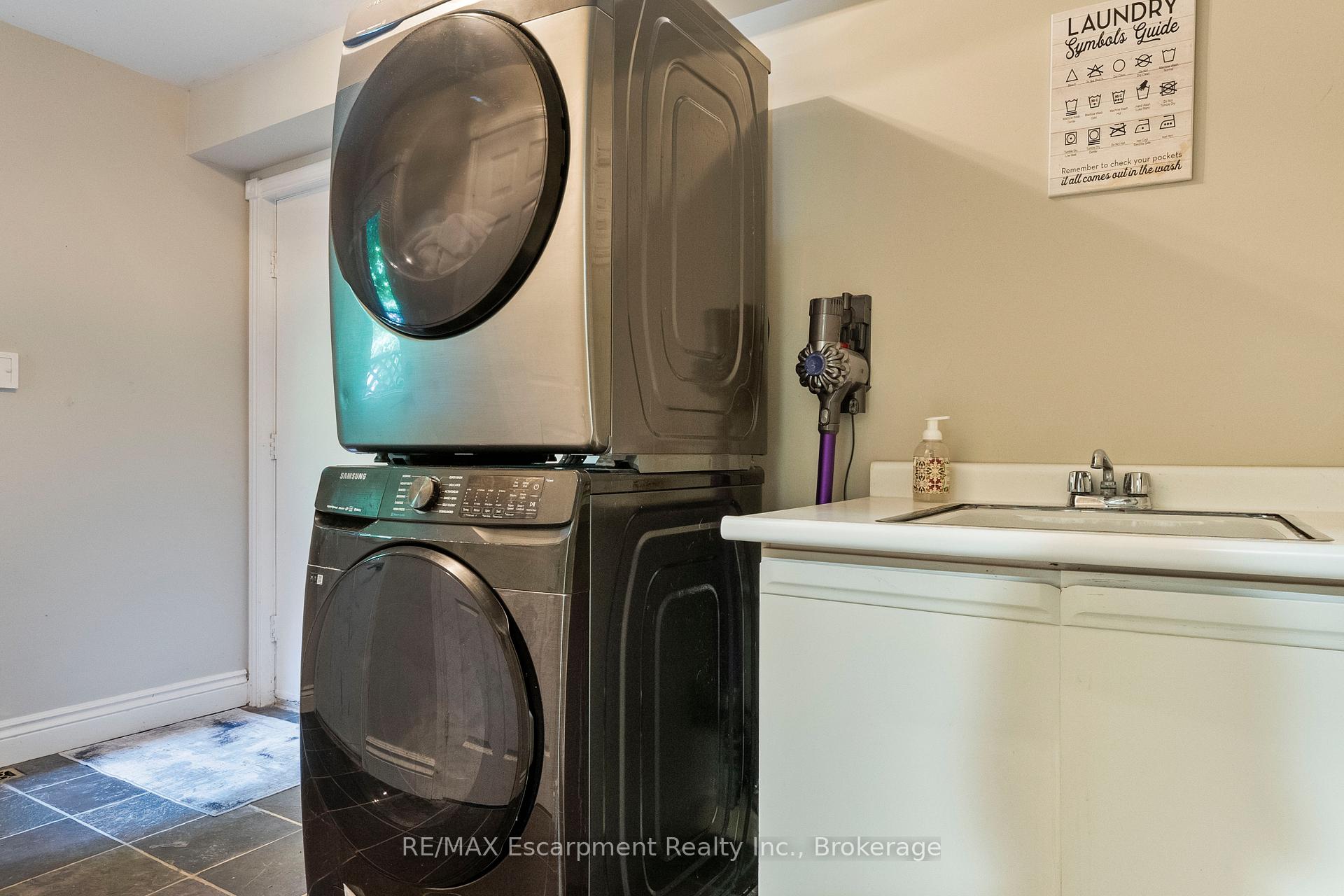 Photo 16 of 104 Whittington Place, Oakville, Southwest — HOMEH
