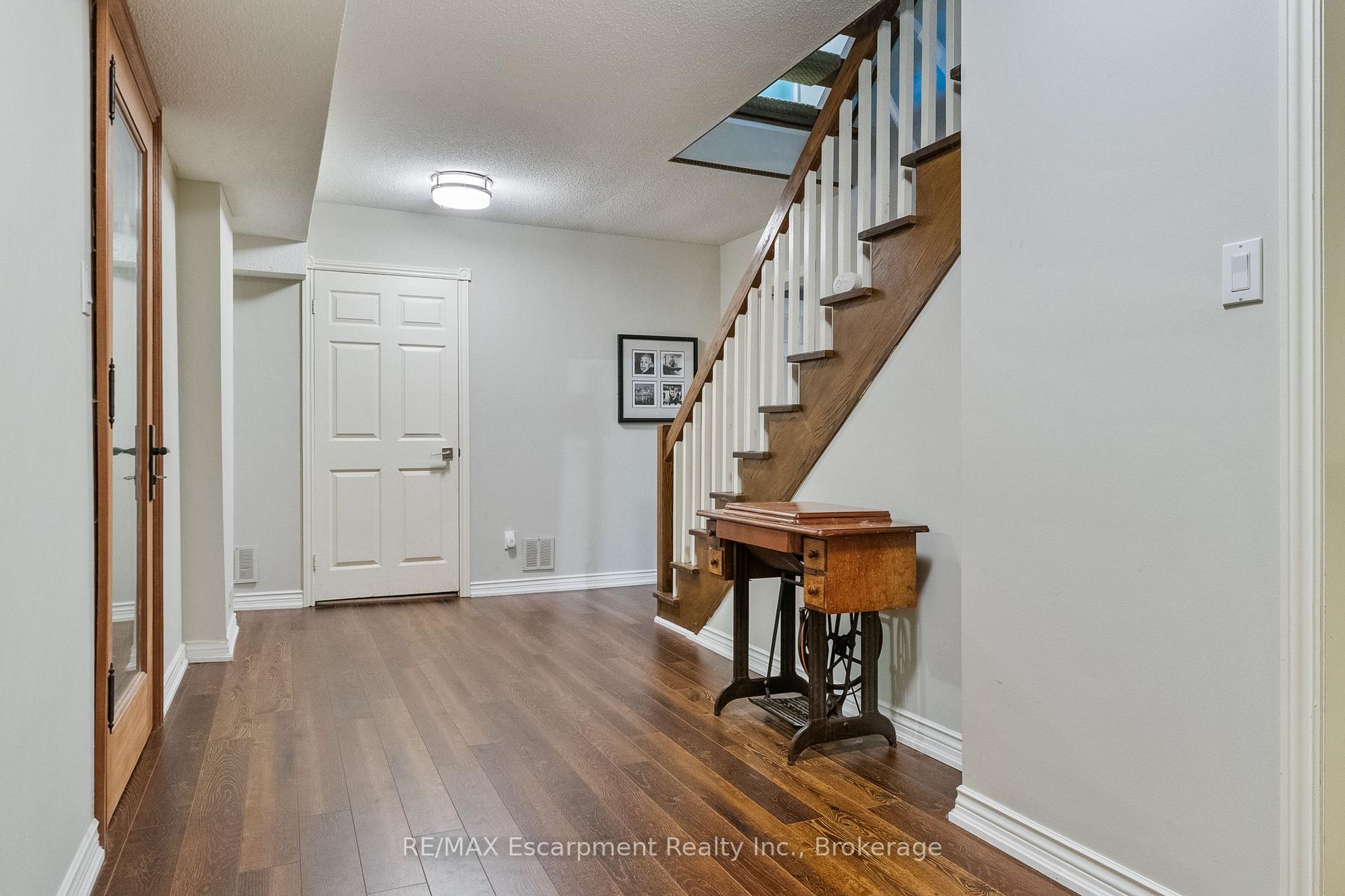 Photo 31 of 104 Whittington Place, Oakville, Southwest — HOMEH