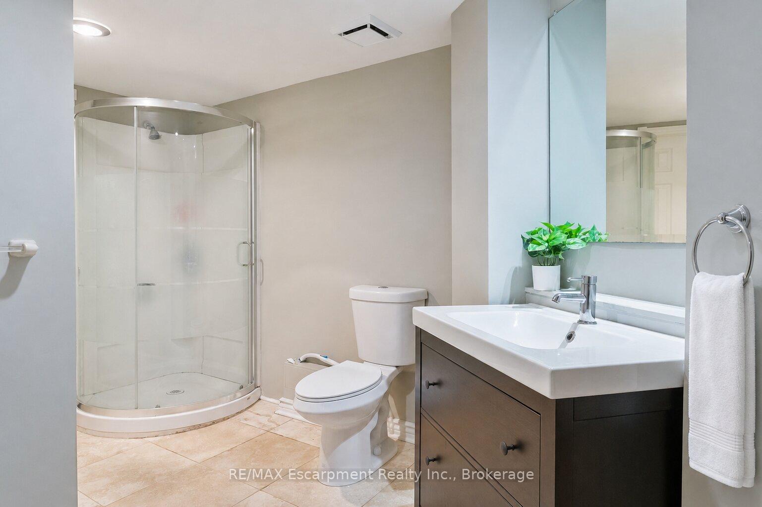 Photo 40 of 104 Whittington Place, Oakville, Southwest — HOMEH