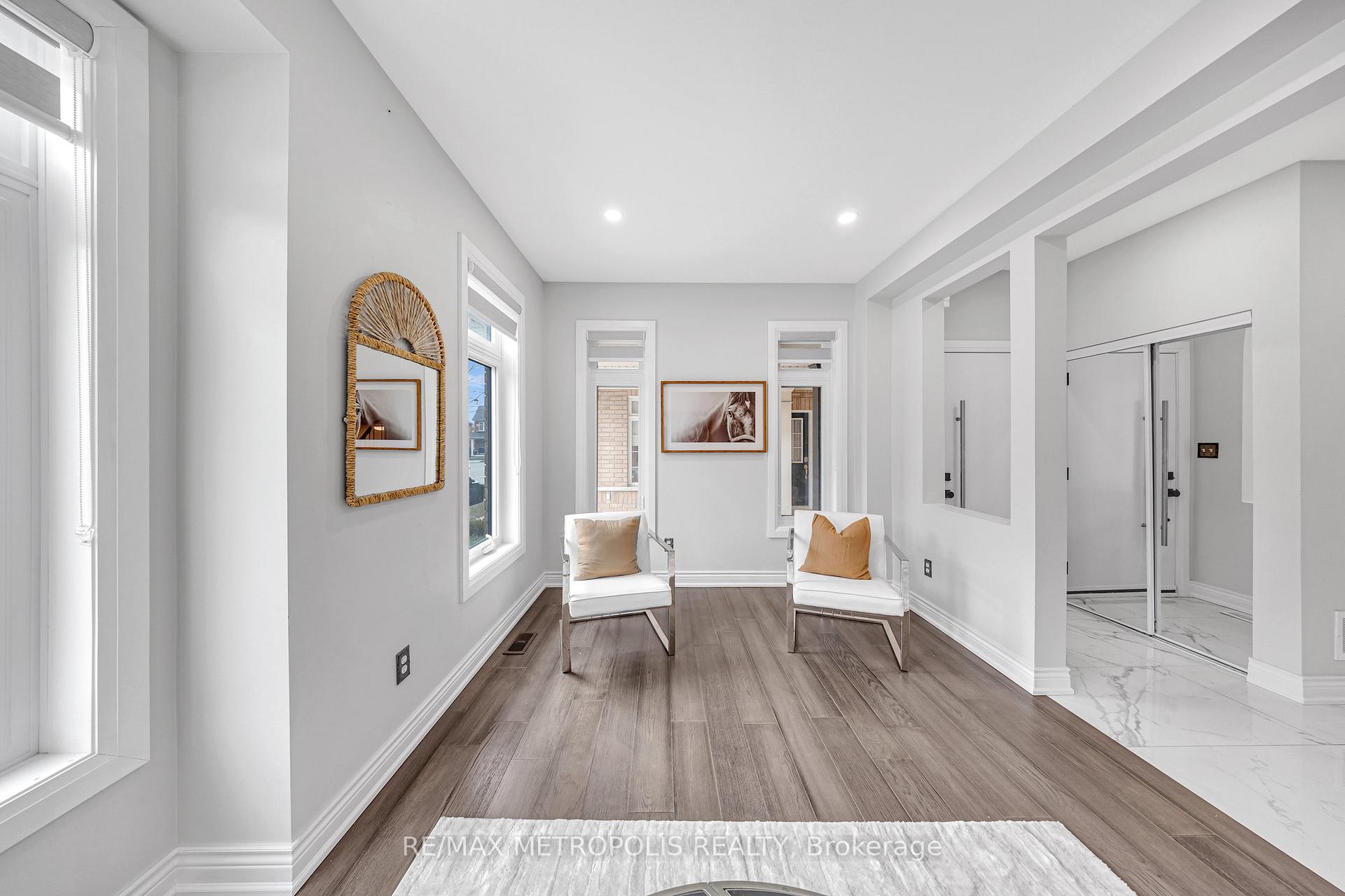 Photo 5 of 10 Snowcreek Street, Markham, Cornell — HOMEH
