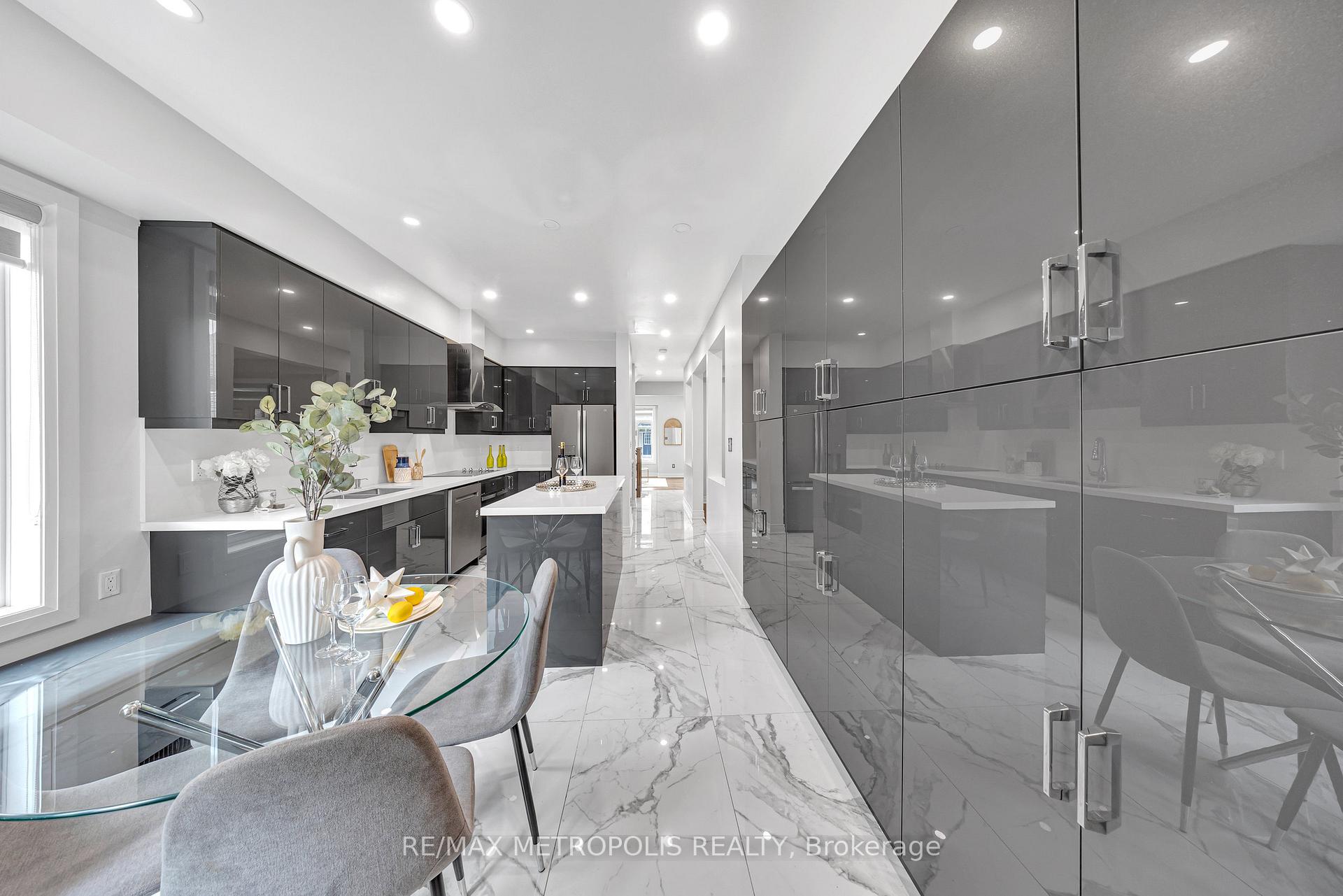 Photo 15 of 10 Snowcreek Street, Markham, Cornell — HOMEH