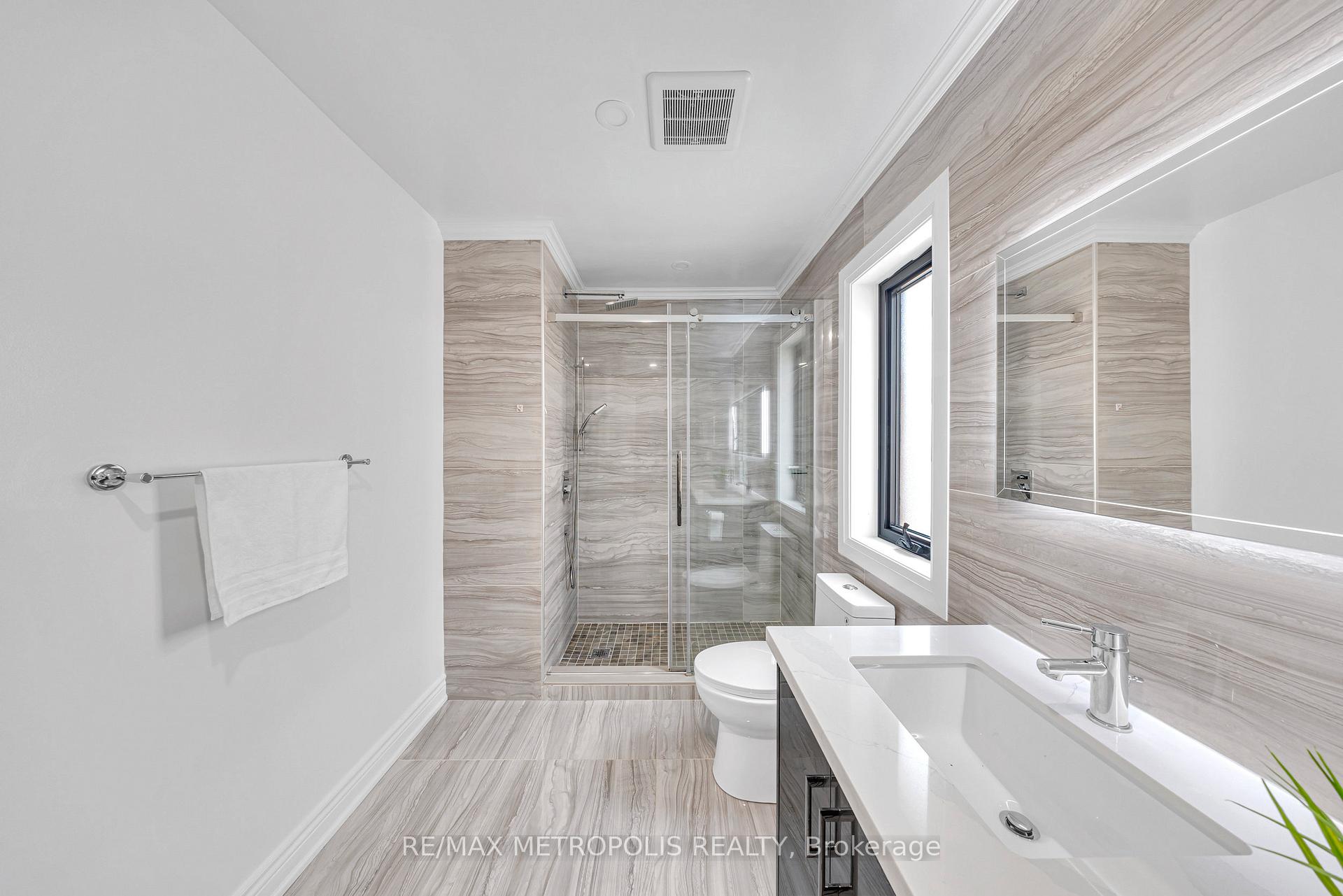 Photo 23 of 10 Snowcreek Street, Markham, Cornell — HOMEH