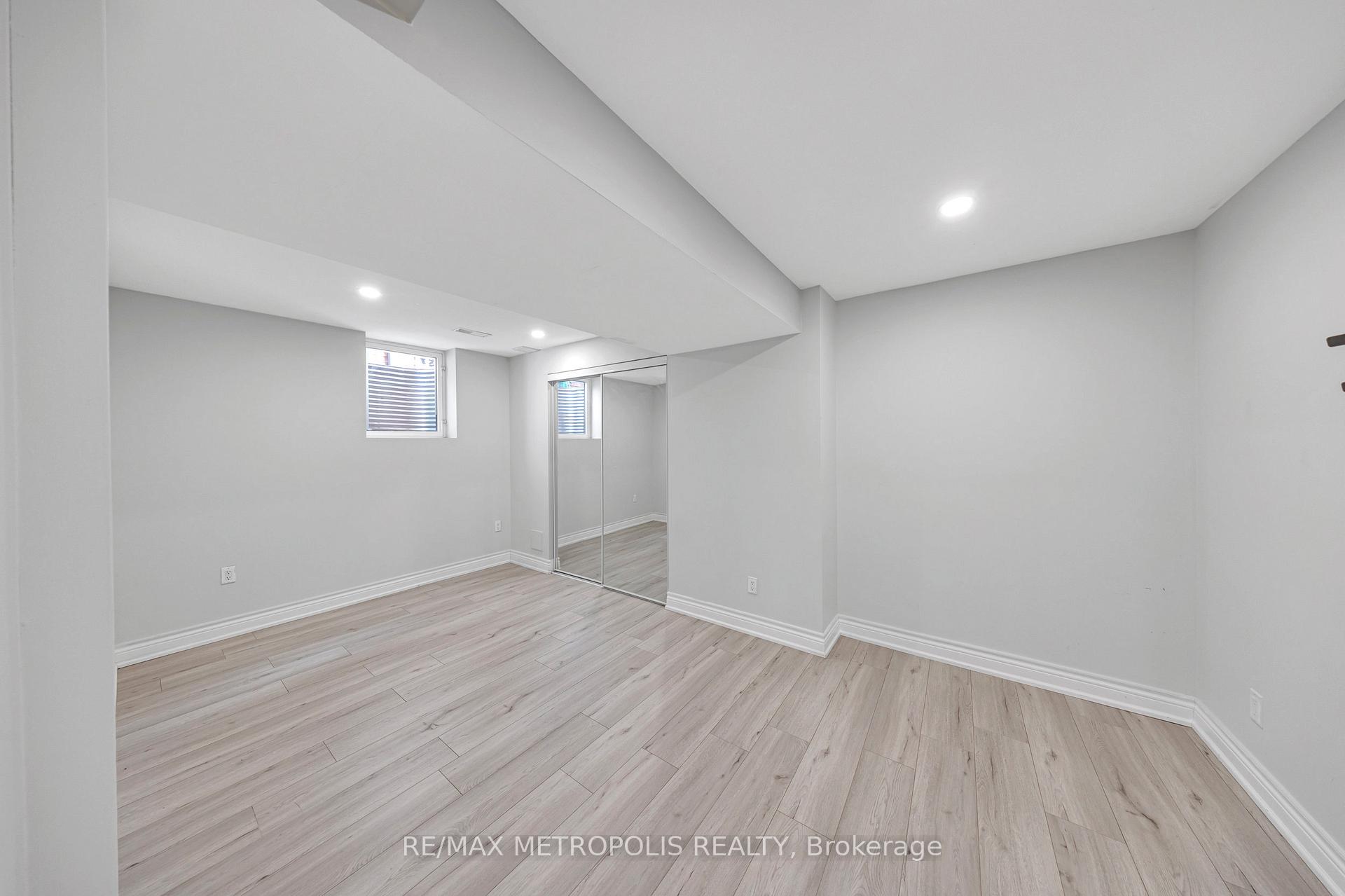 Photo 38 of 10 Snowcreek Street, Markham, Cornell — HOMEH