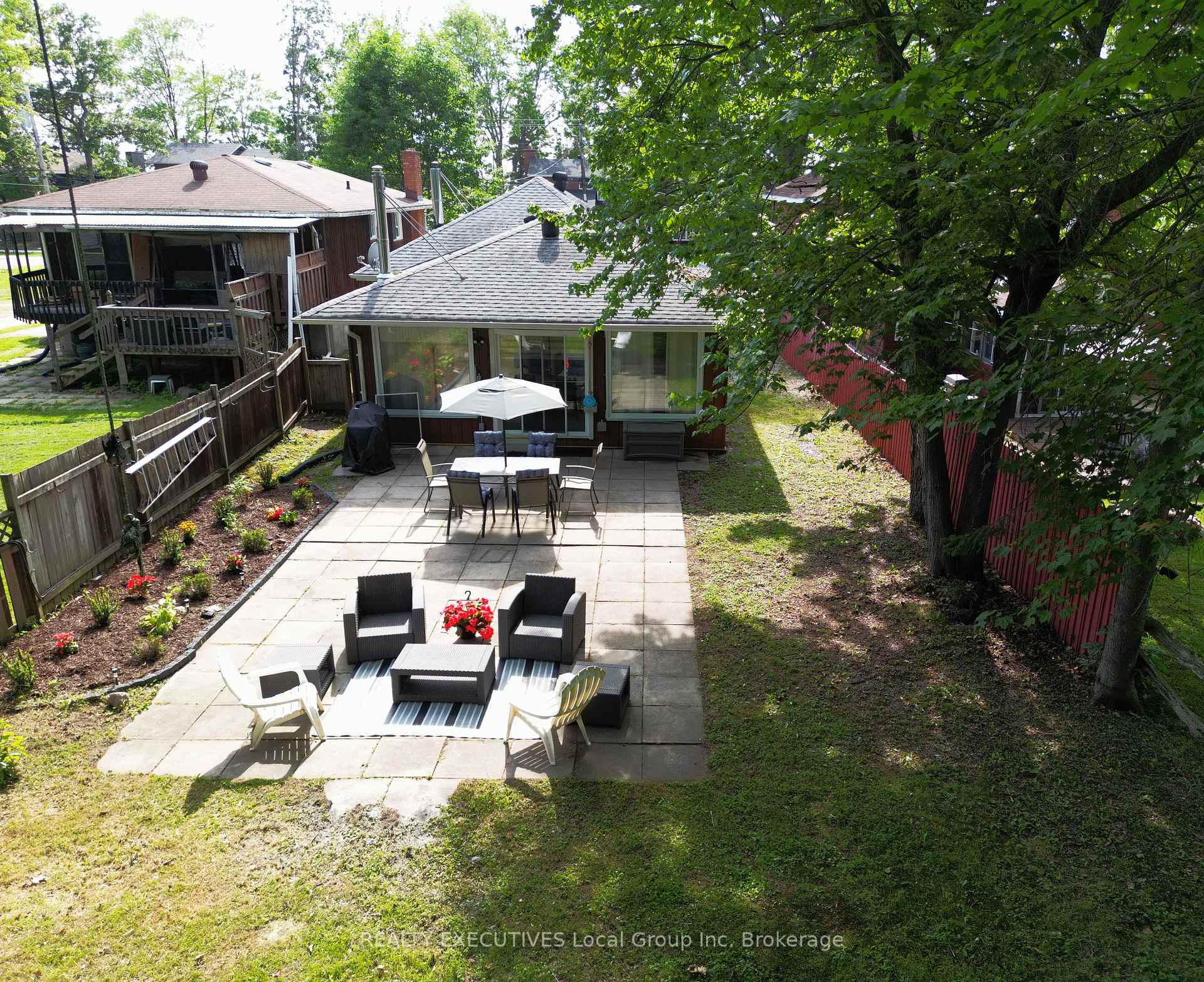 Photo 3 of 1062 Premier Road, North Bay, Ferris — HOMEH
