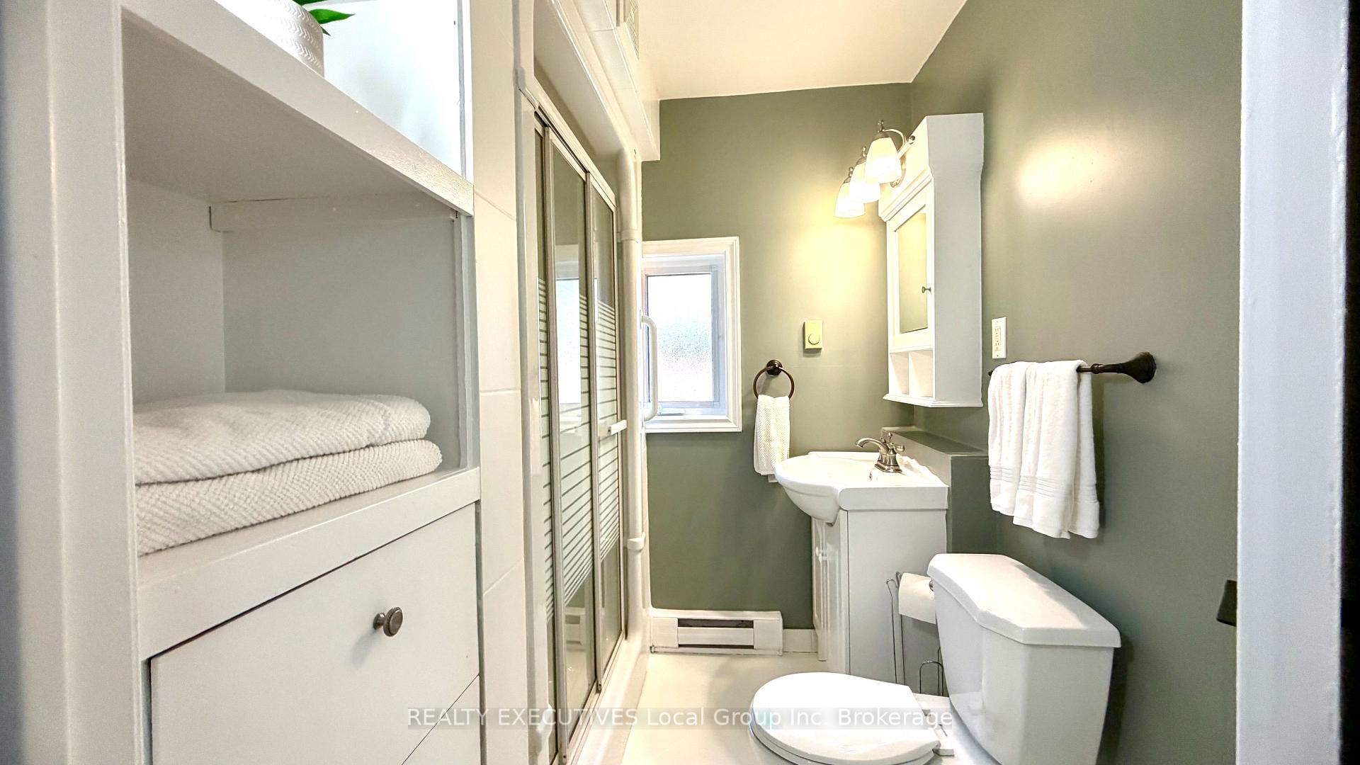 Photo 11 of 1062 Premier Road, North Bay, Ferris — HOMEH