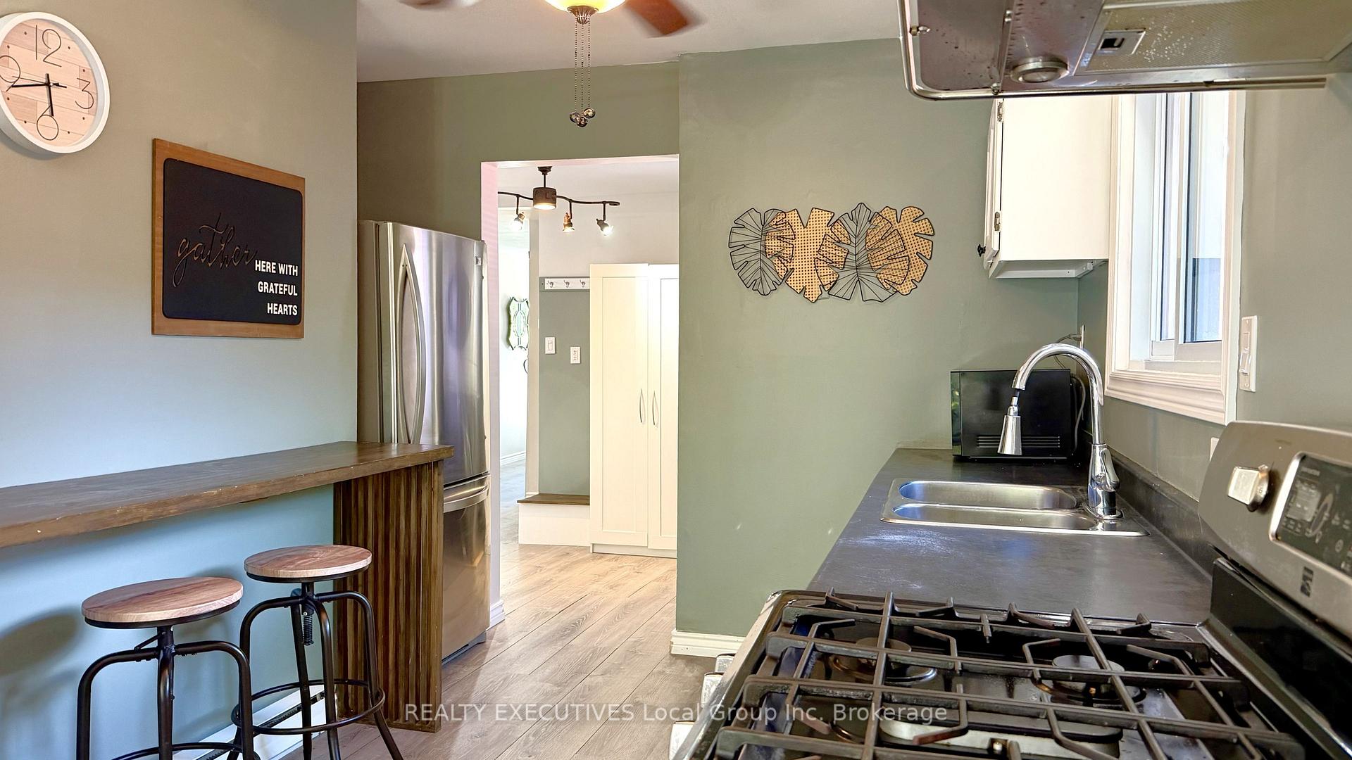 Photo 16 of 1062 Premier Road, North Bay, Ferris — HOMEH