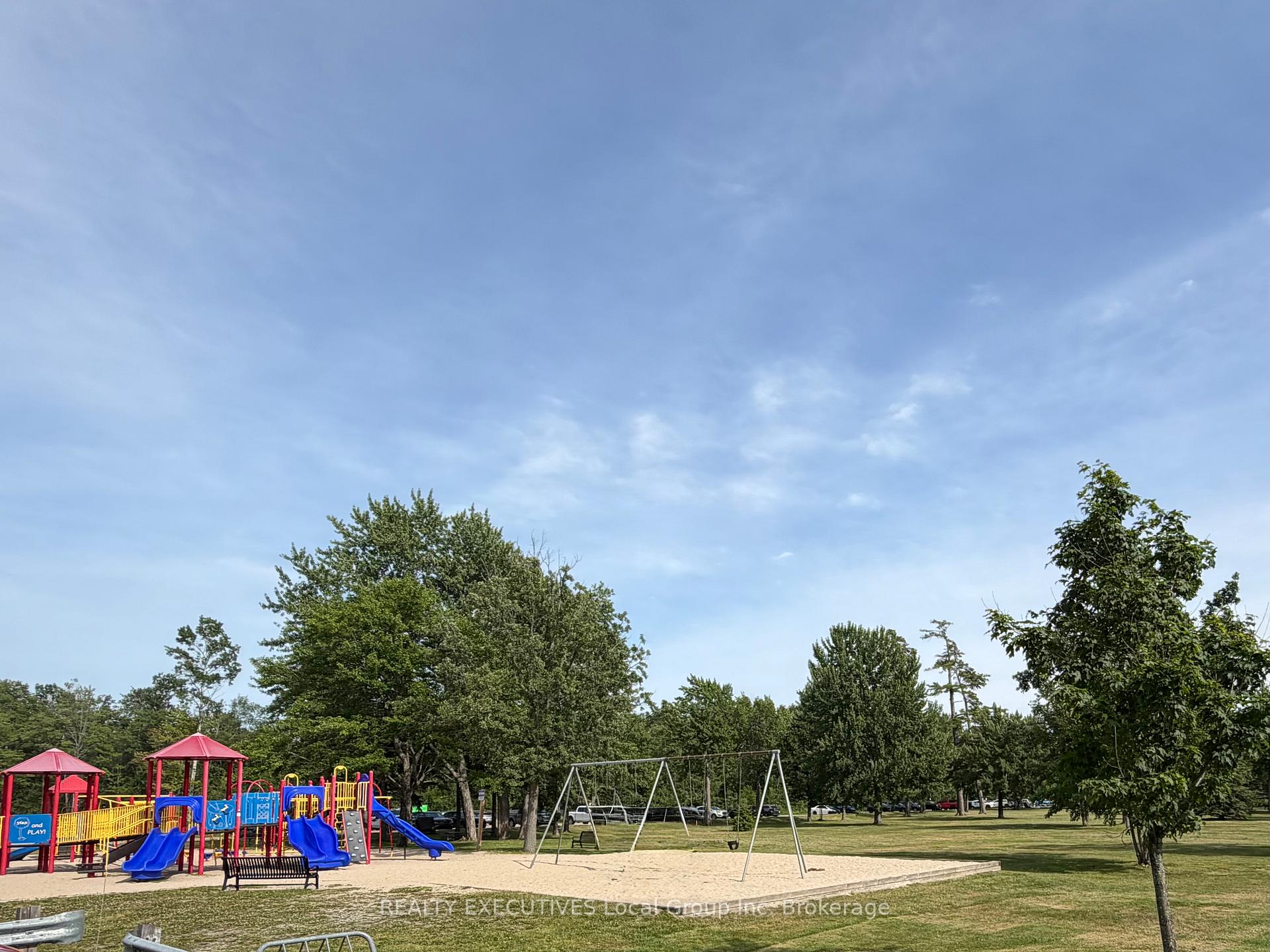 Photo 38 of 1062 Premier Road, North Bay, Ferris — HOMEH