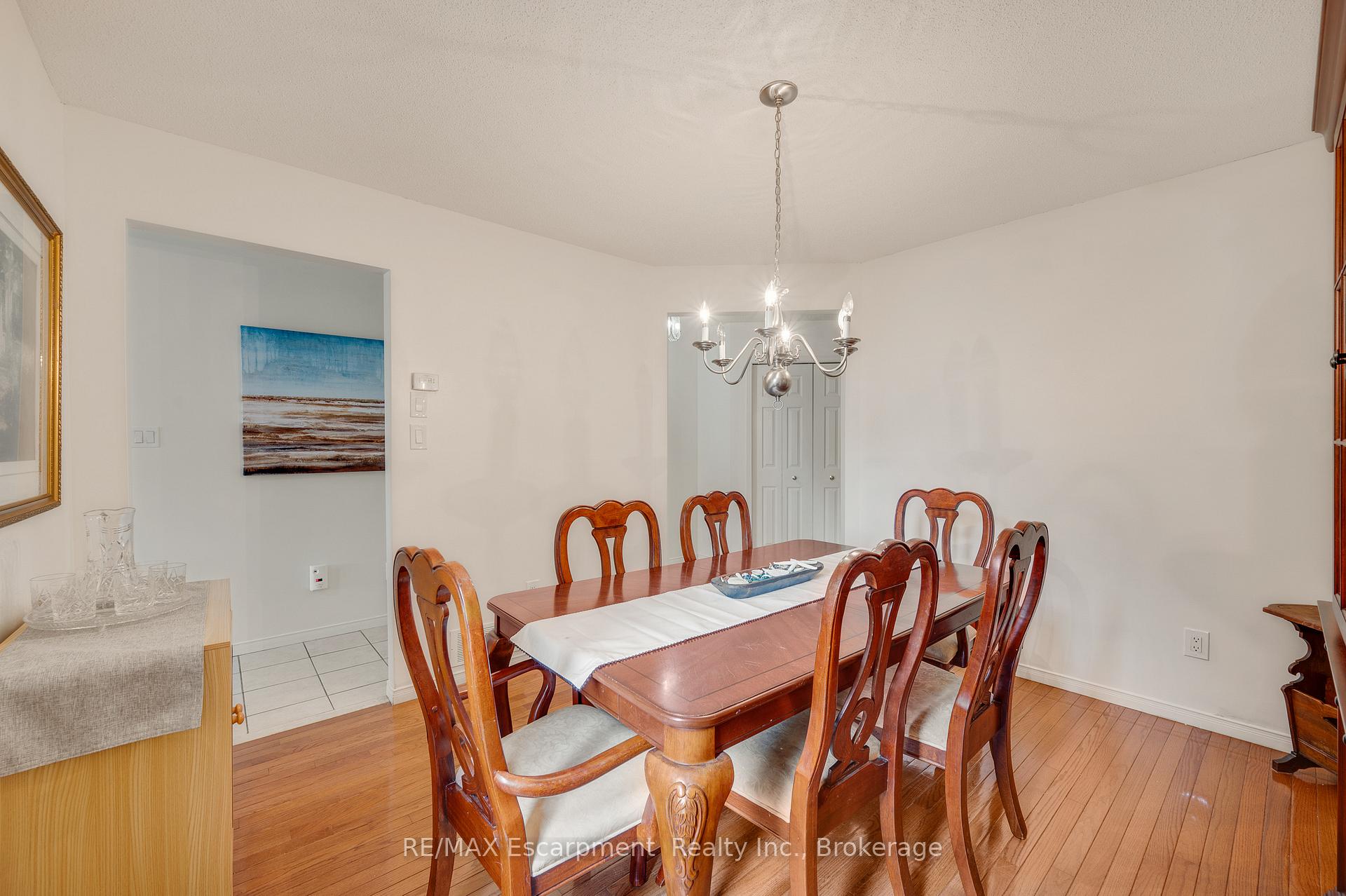 Photo 10 of 409 Jacqueline Boulevard, Hamilton, Allison — HOMEH
