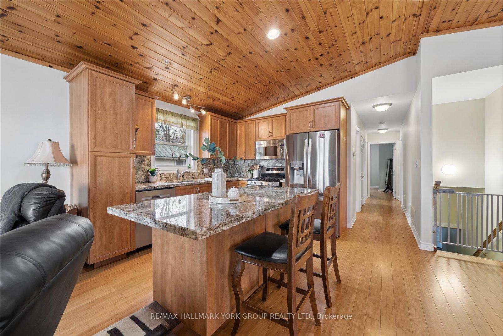Photo 8 of 168 Irving Drive, Georgina, Pefferlaw — HOMEH