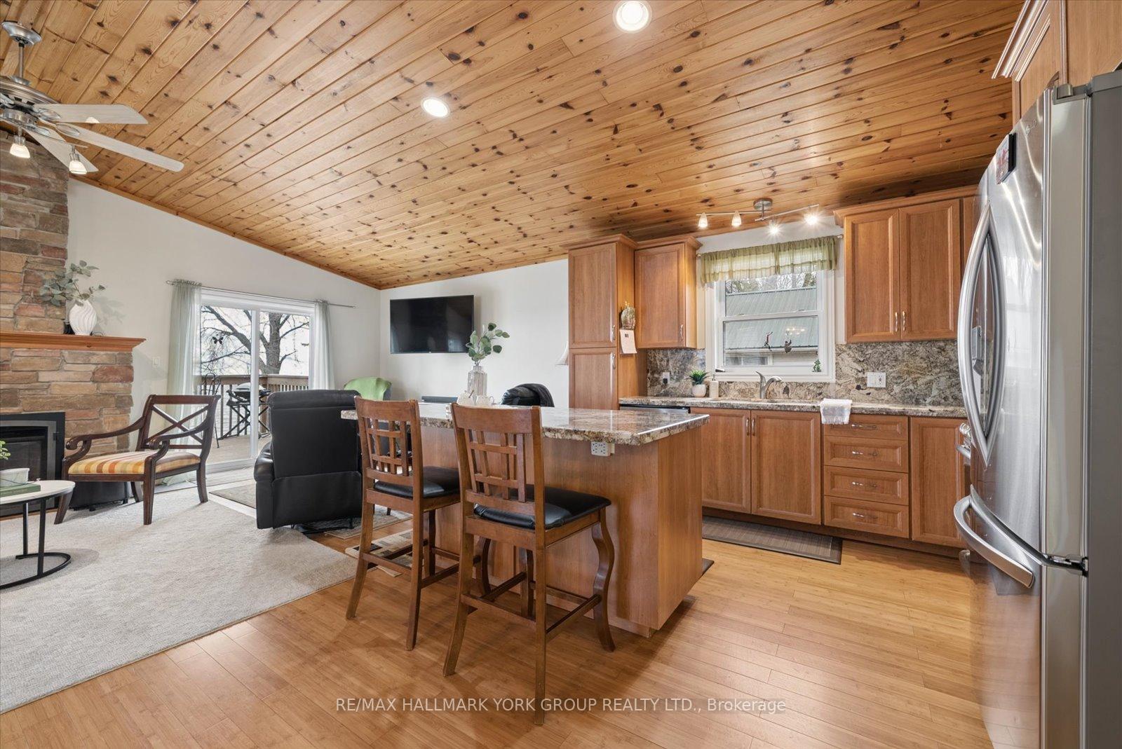 Photo 9 of 168 Irving Drive, Georgina, Pefferlaw — HOMEH