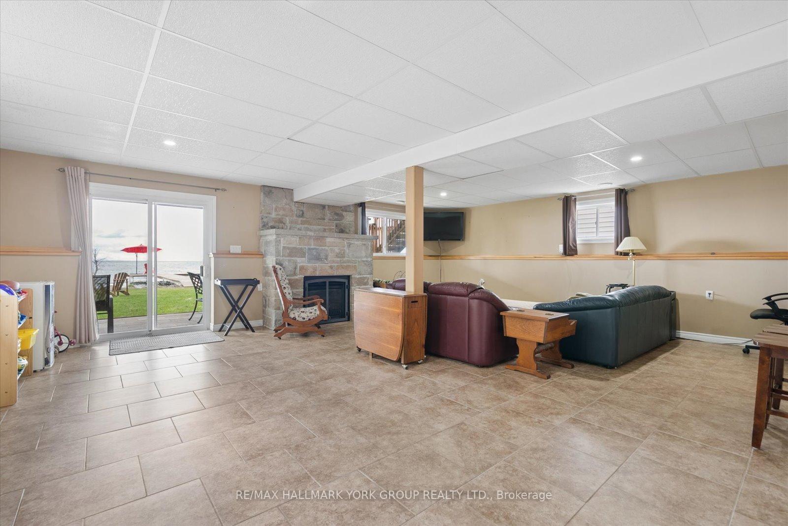 Photo 15 of 168 Irving Drive, Georgina, Pefferlaw — HOMEH