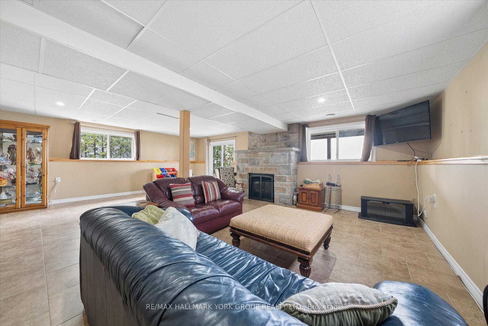 Photo 16 of 168 Irving Drive, Georgina, Pefferlaw — HOMEH