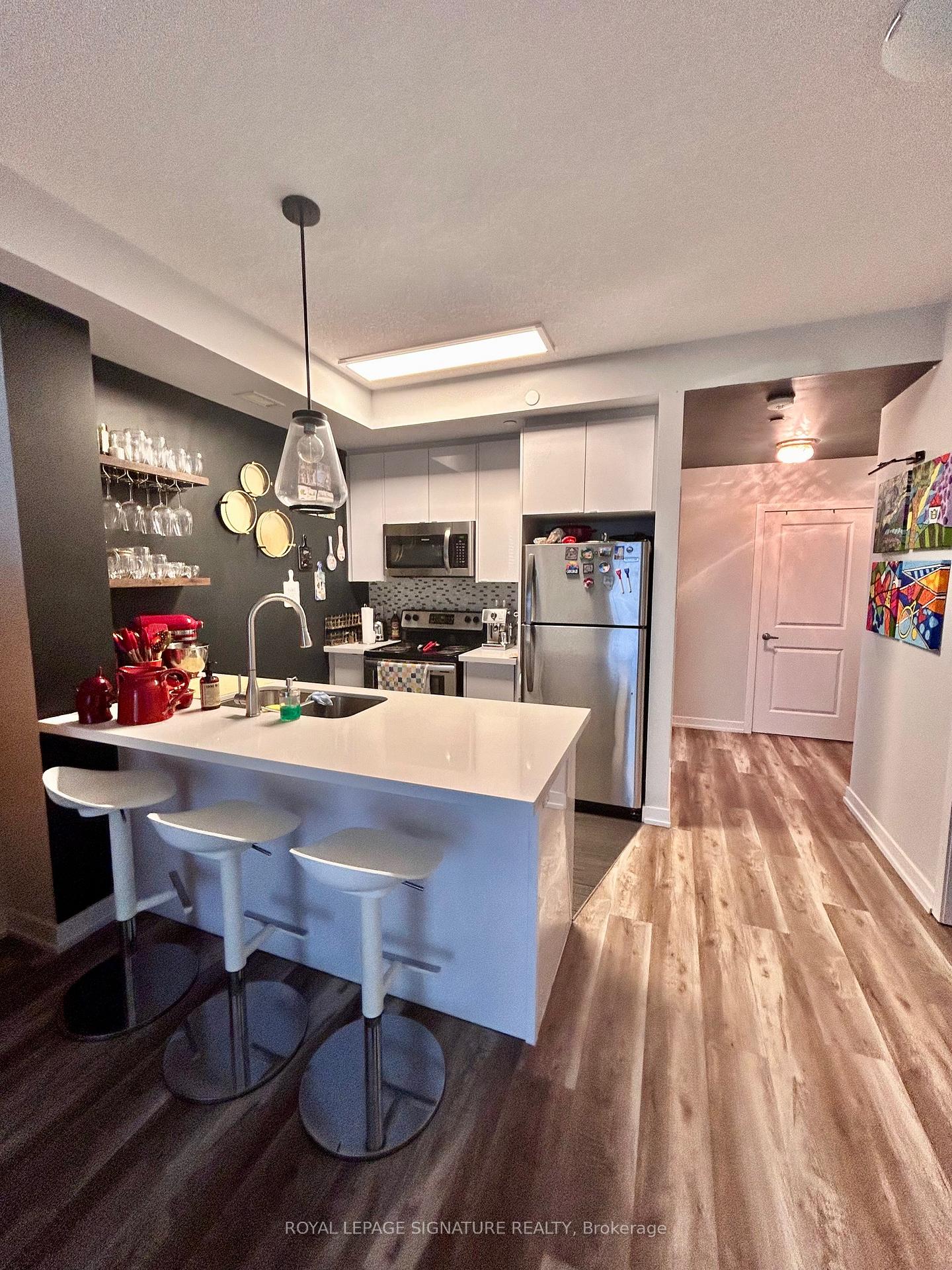 Photo 11 of Unit 110, 101 Shoreview Place, Hamilton, Stoney Creek — HOMEH