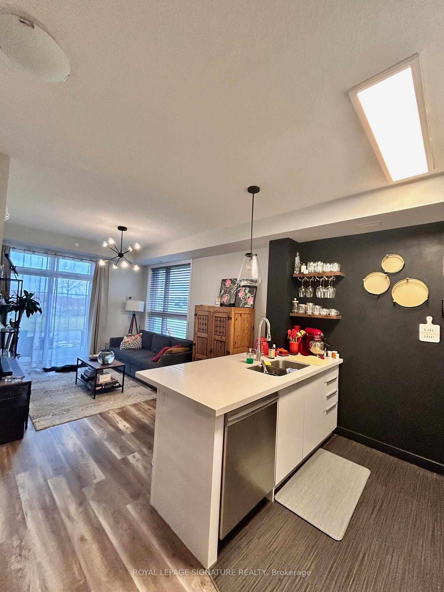 Photo 12 of Unit 110, 101 Shoreview Place, Hamilton, Stoney Creek — HOMEH