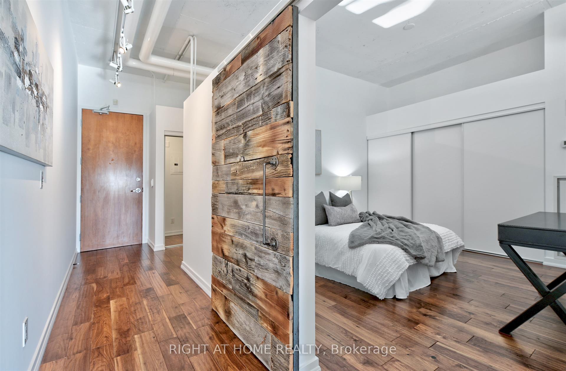 Photo 3 of Unit 611, 2 Fieldway Road, Etobicoke, Islington-City Centre West — HOMEH