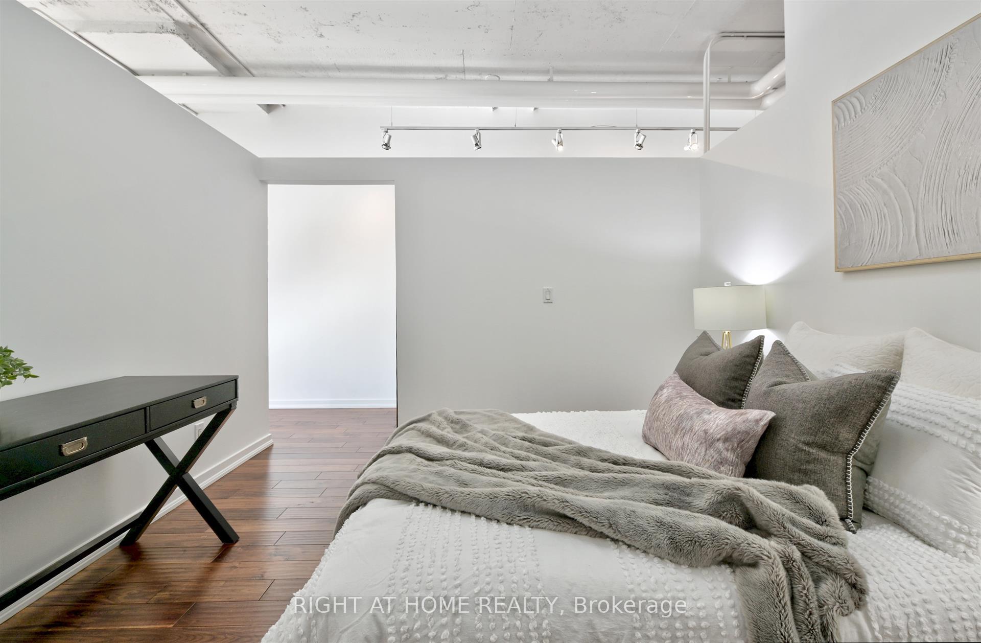Photo 6 of Unit 611, 2 Fieldway Road, Etobicoke, Islington-City Centre West — HOMEH