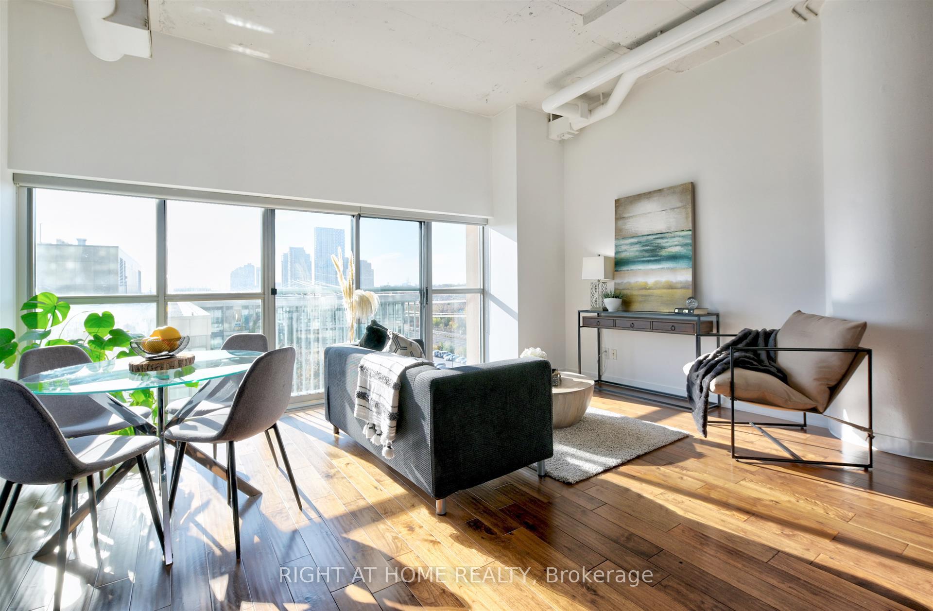 Photo 11 of Unit 611, 2 Fieldway Road, Etobicoke, Islington-City Centre West — HOMEH