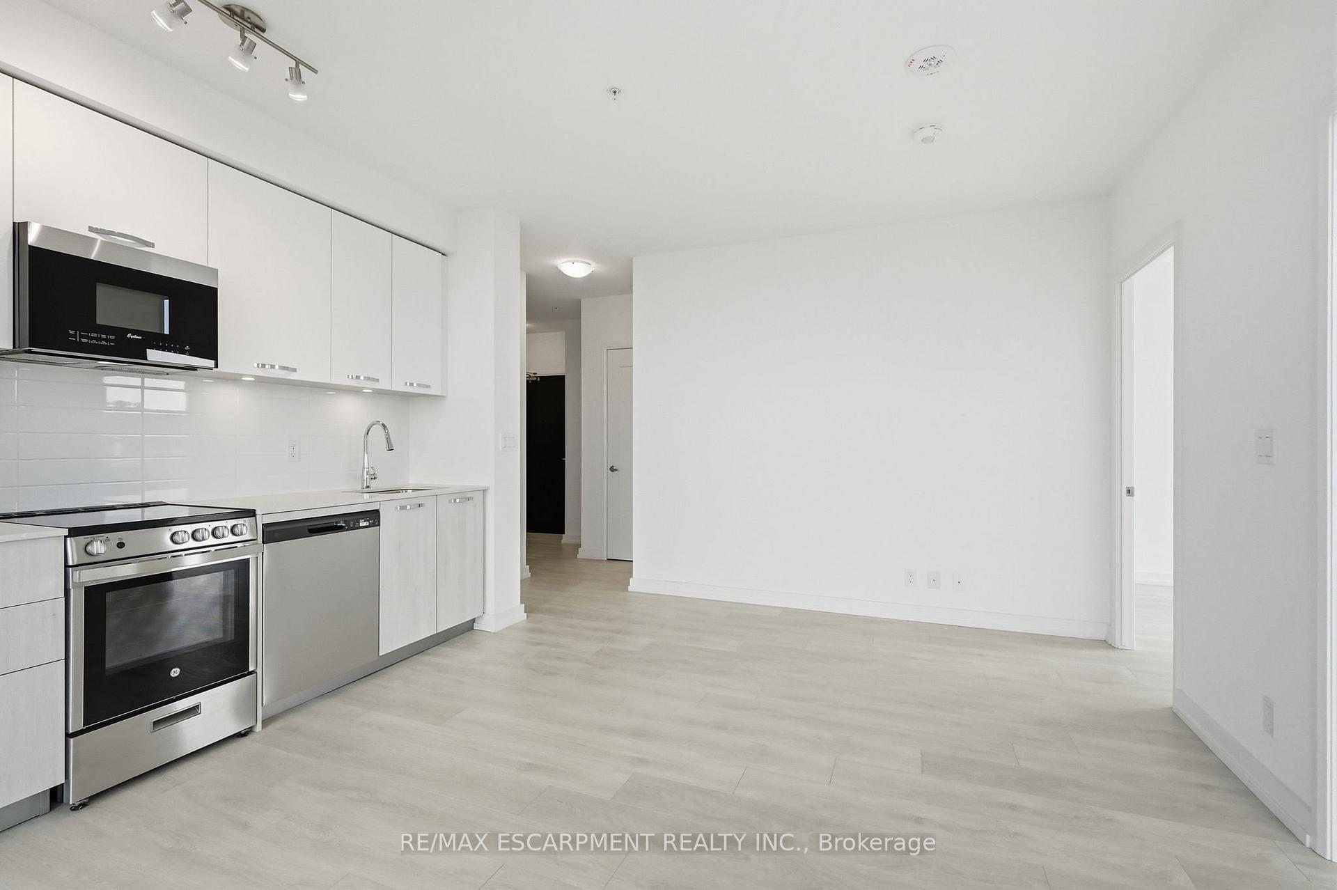 Photo 10 of Unit 2017, 75 James Street S, Hamilton, Corktown — HOMEH