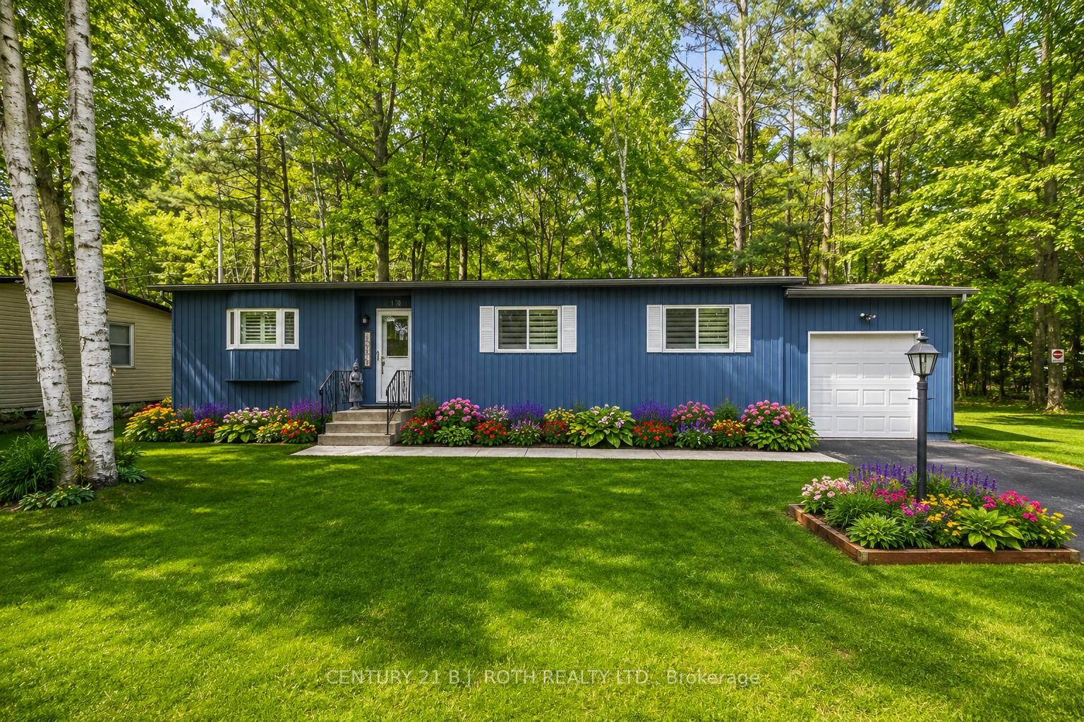 Photo 1 of 10 Allen Drive N, Wasaga Beach — HOMEH