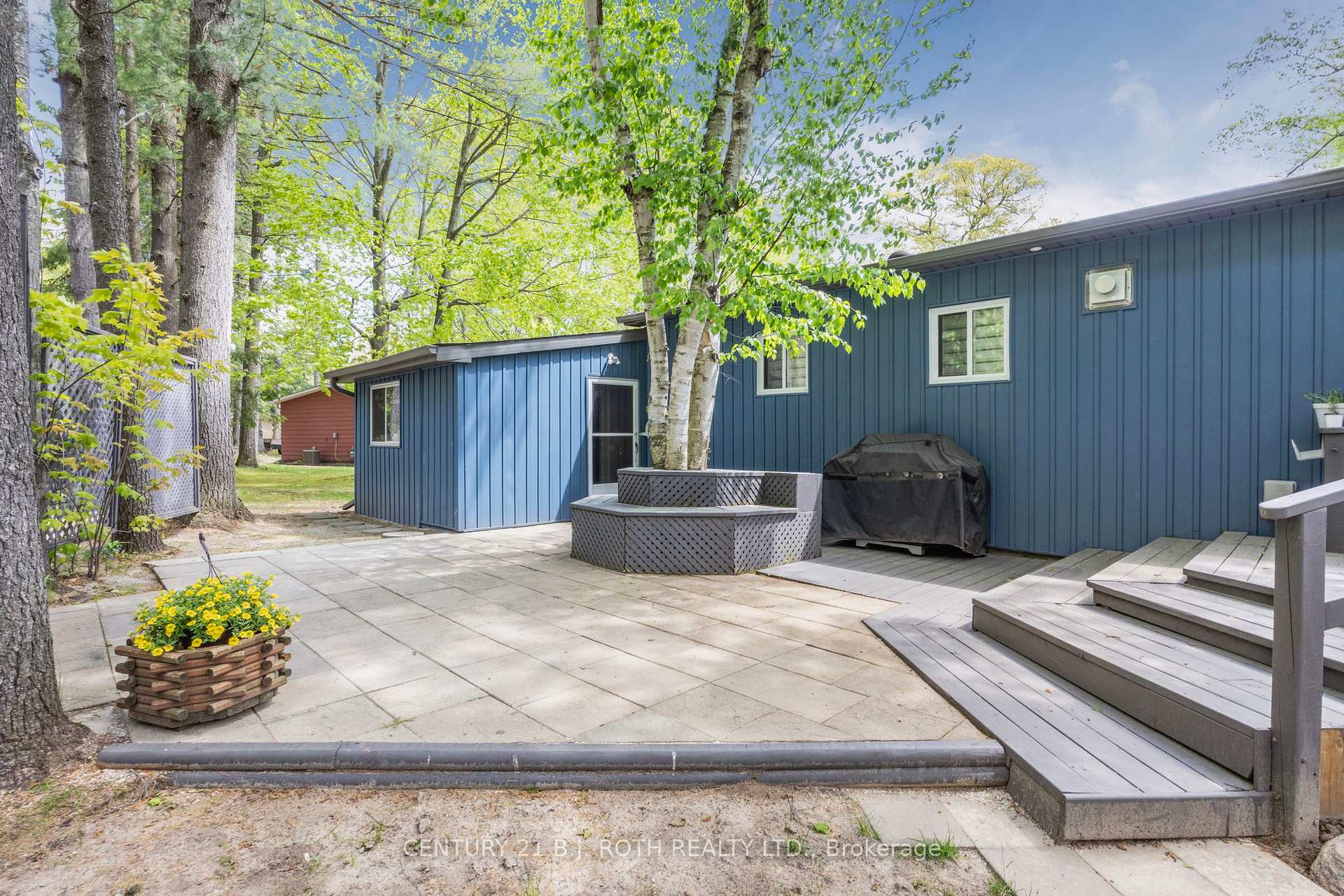 Photo 24 of 10 Allen Drive N, Wasaga Beach — HOMEH