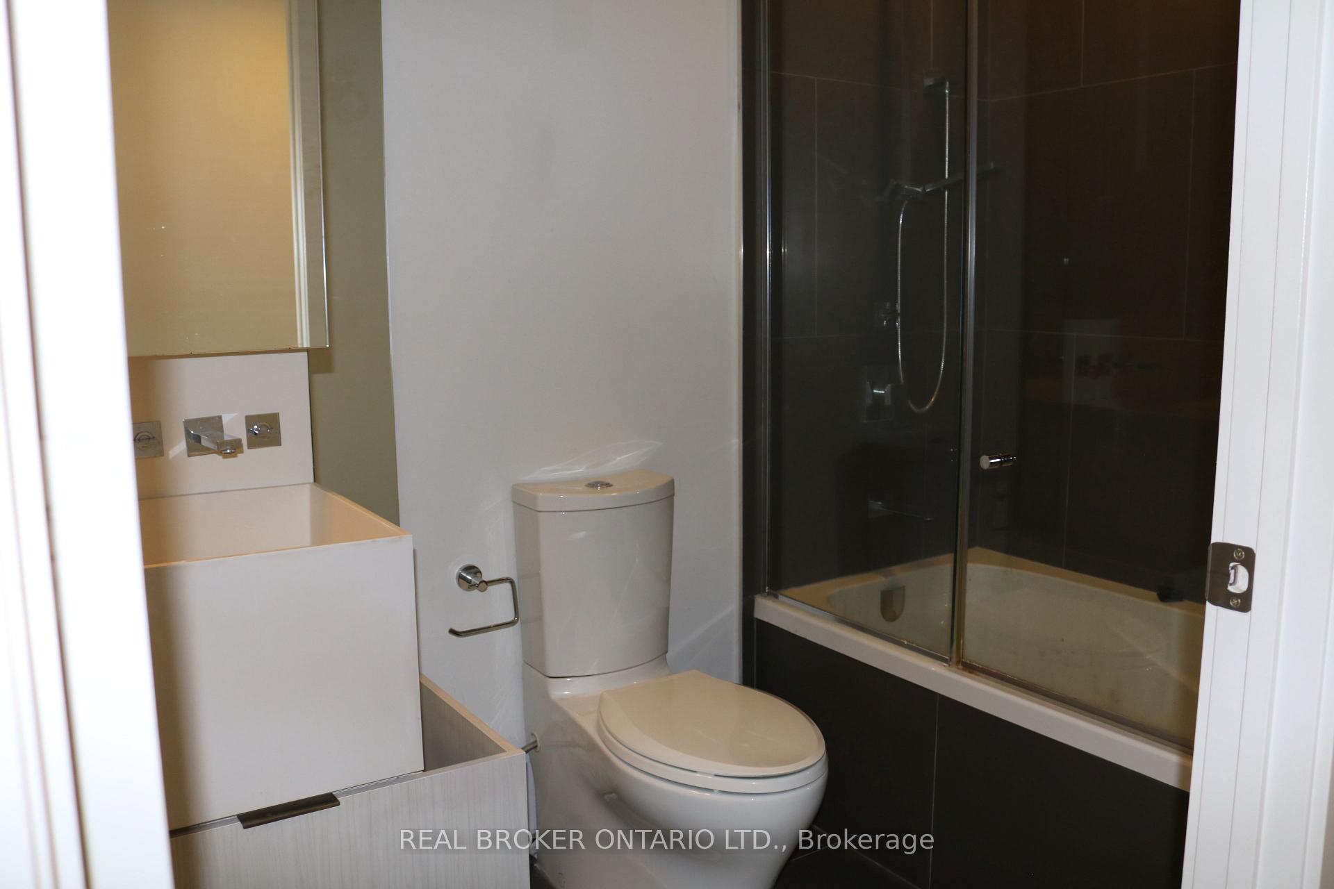 Photo 16 of Unit 5209, 1 Bloor Street E, Toronto, Church-Yonge Corridor — HOMEH