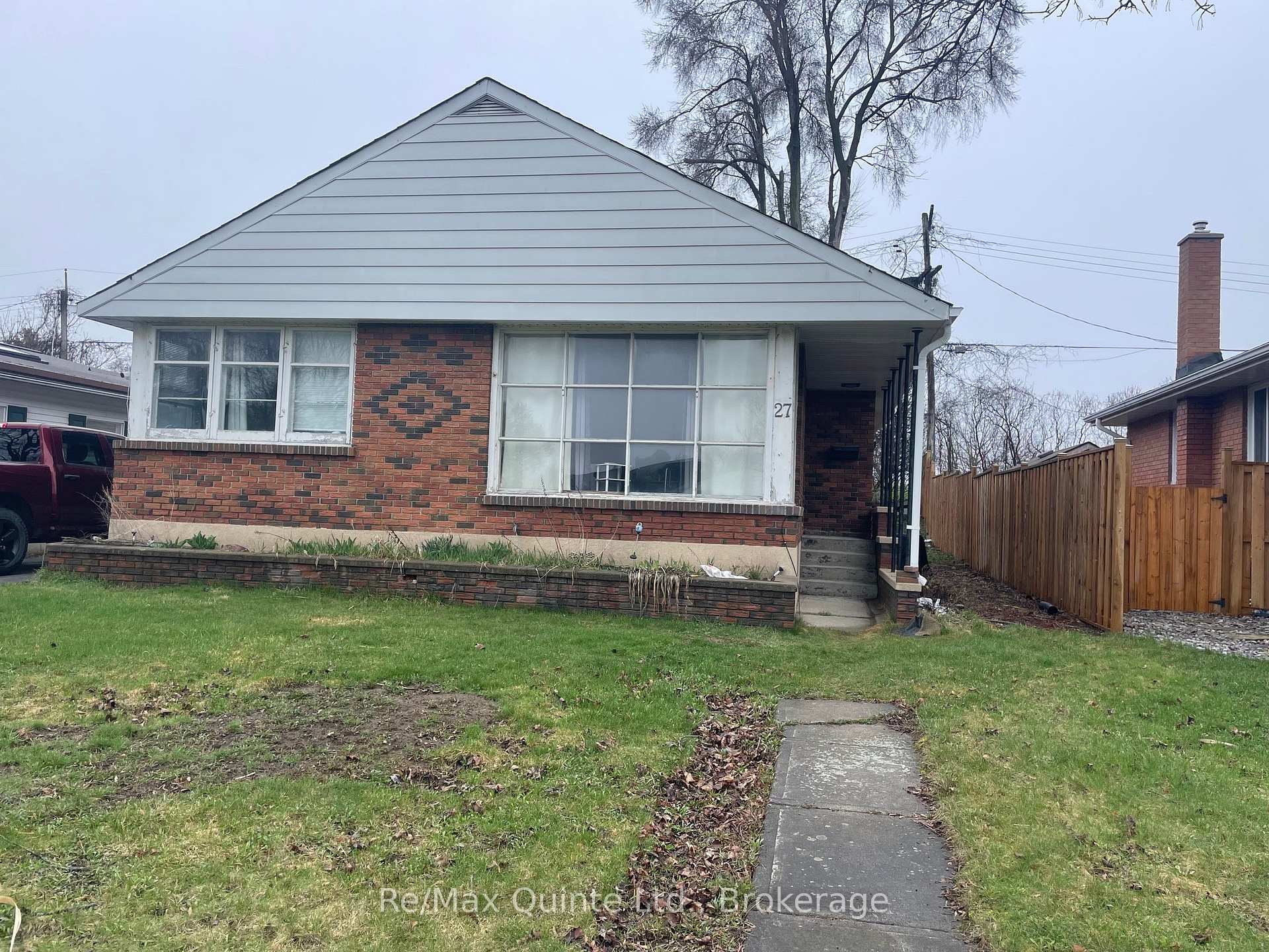 Photo 2 of 27 First Avenue, Quinte West, Trenton Ward — HOMEH
