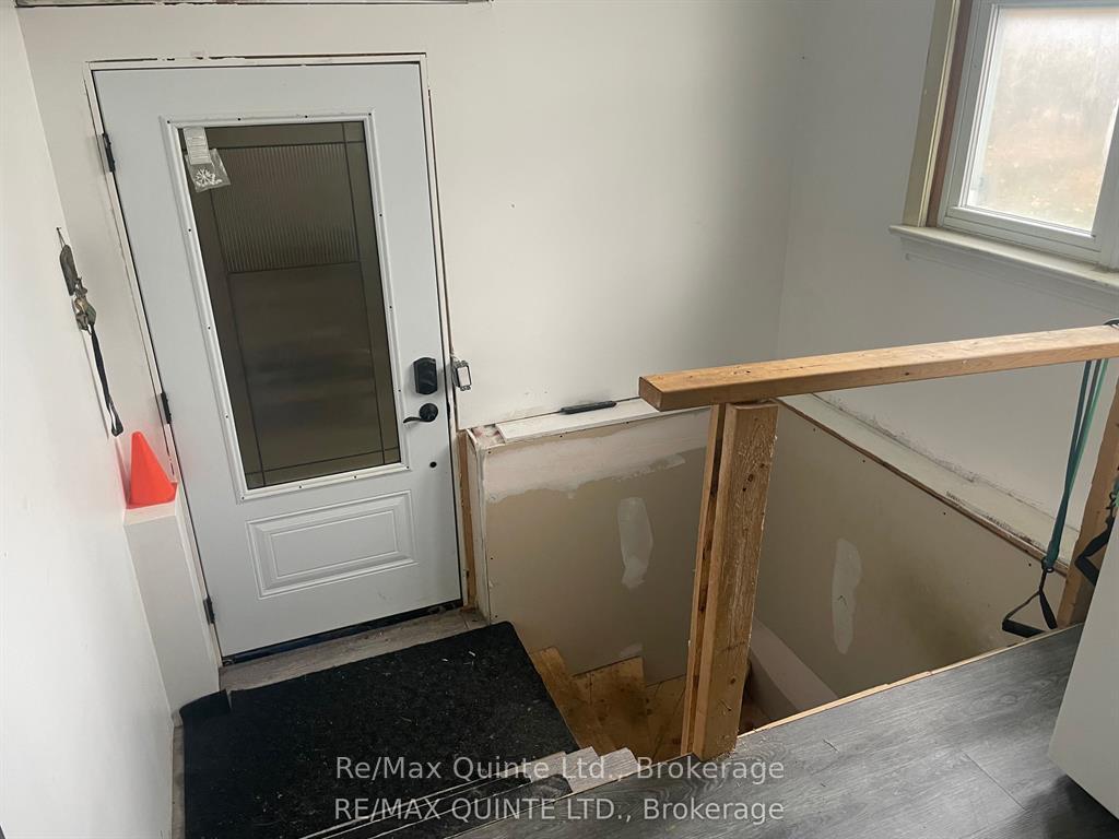 Photo 11 of 27 First Avenue, Quinte West, Trenton Ward — HOMEH