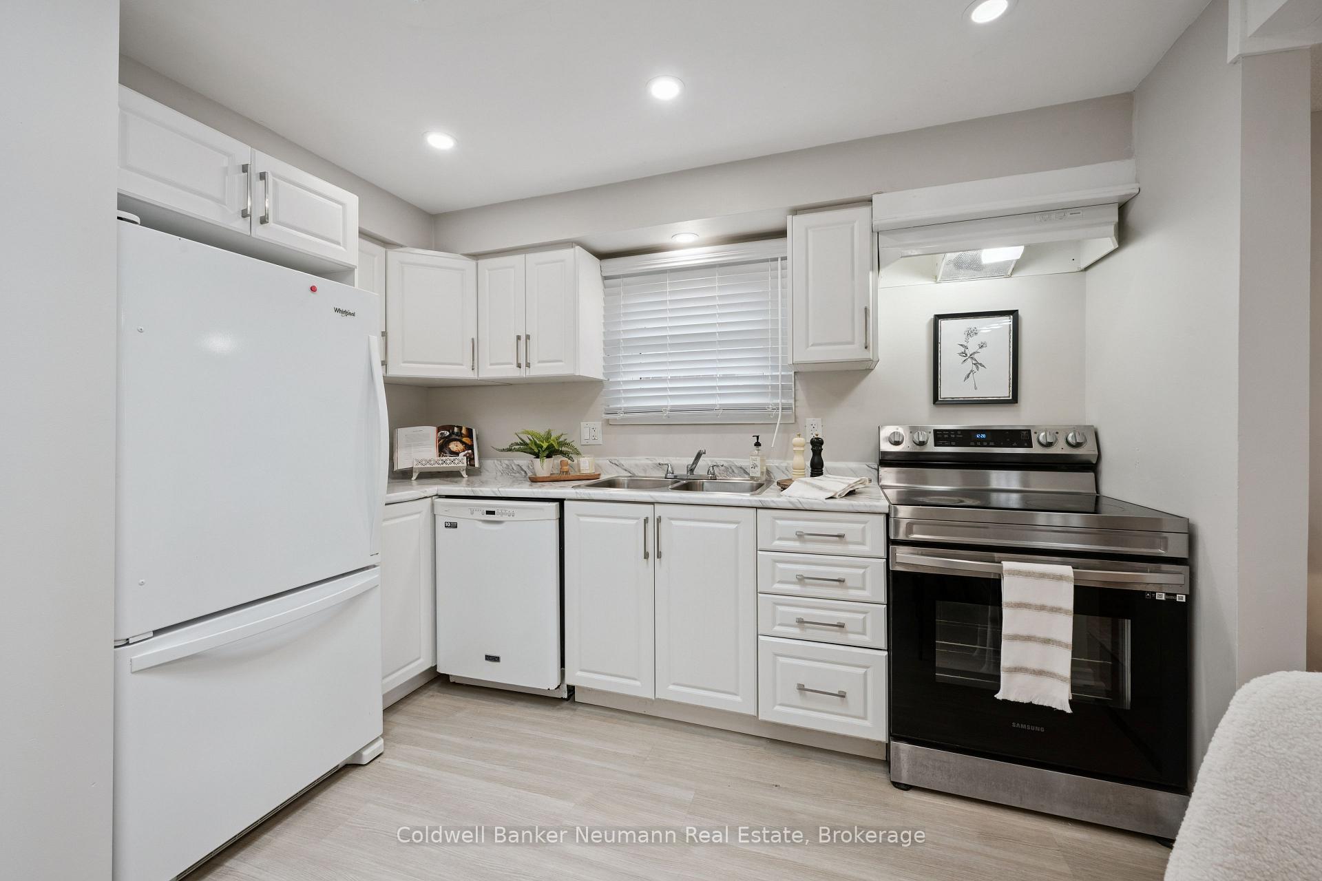 Photo 9 of Unit 1, 364 Imperial Road S, Guelph, Willow West/Sugarbush/West Acres — HOMEH