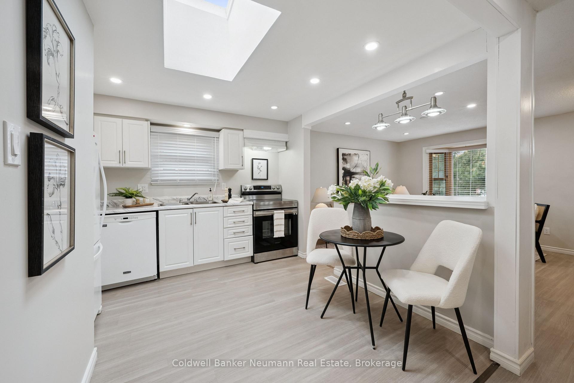 Photo 10 of Unit 1, 364 Imperial Road S, Guelph, Willow West/Sugarbush/West Acres — HOMEH