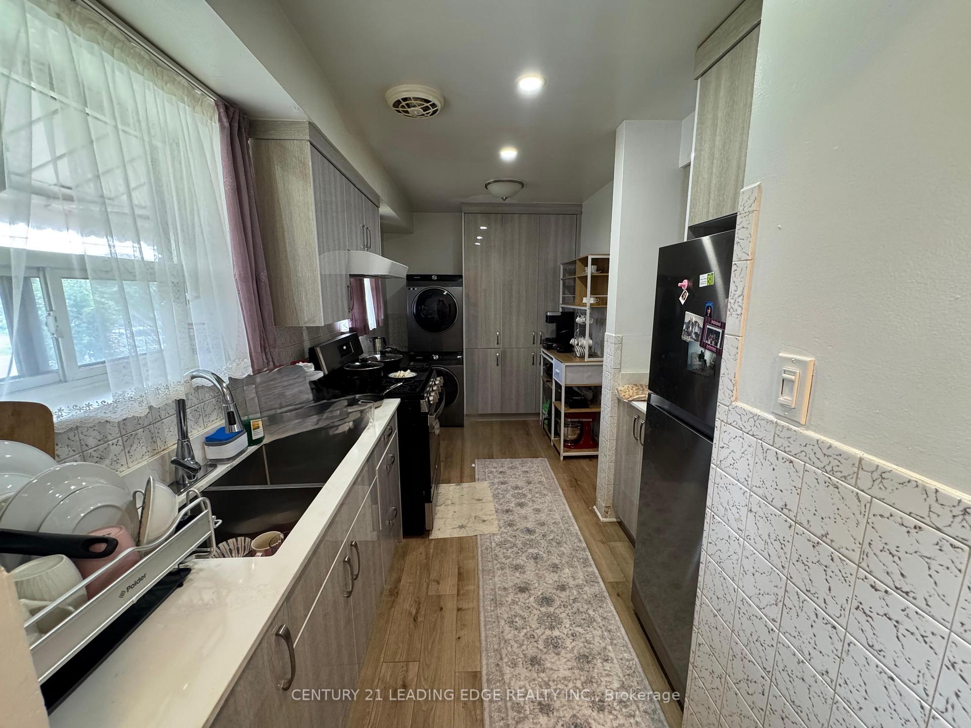 Photo 8 of 76 Thurrock Road, North York, Glenfield-Jane Heights — HOMEH