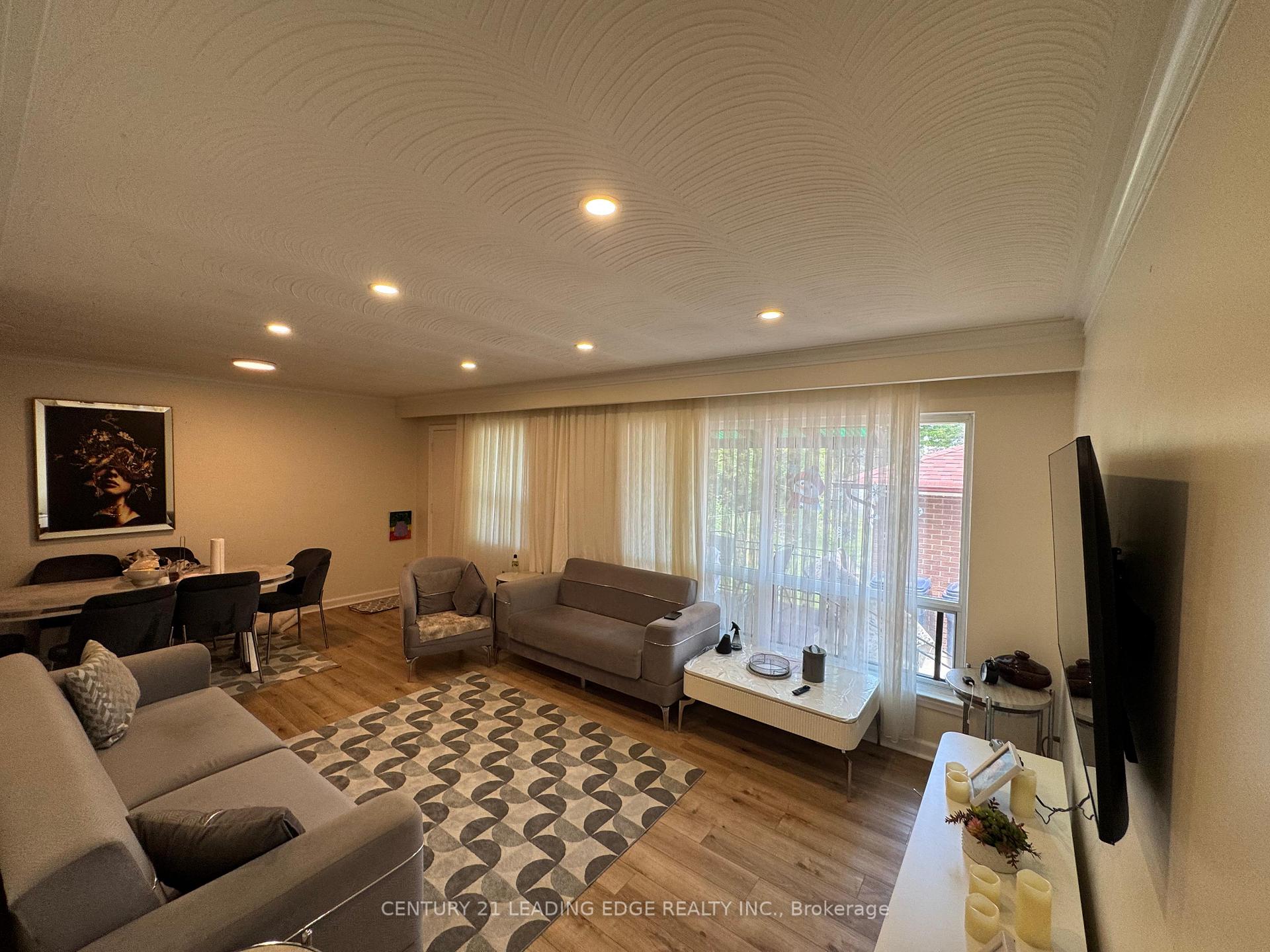 Photo 11 of 76 Thurrock Road, North York, Glenfield-Jane Heights — HOMEH