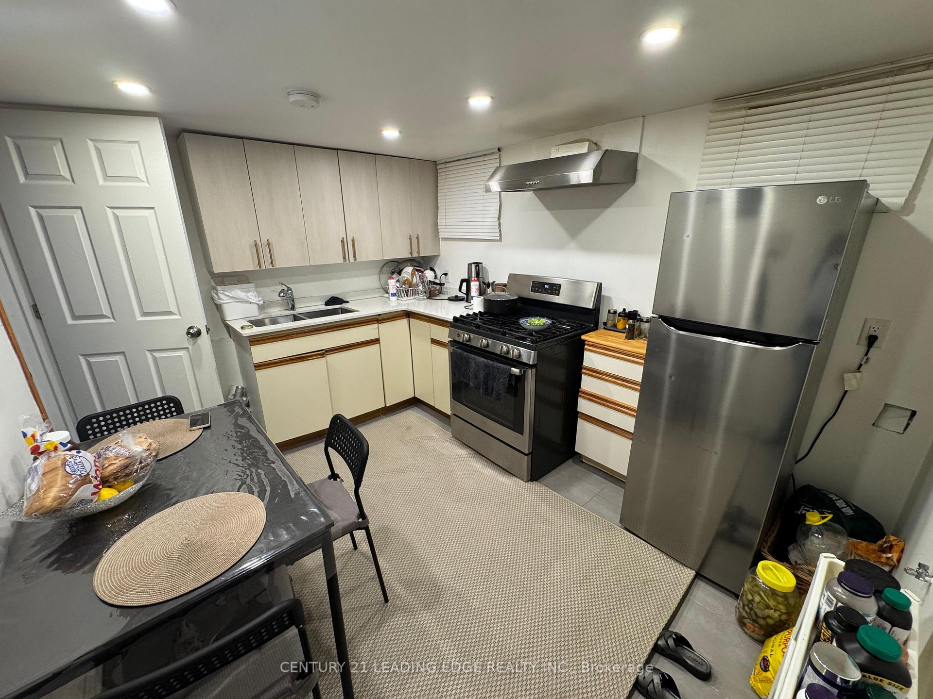 Photo 12 of 76 Thurrock Road, North York, Glenfield-Jane Heights — HOMEH
