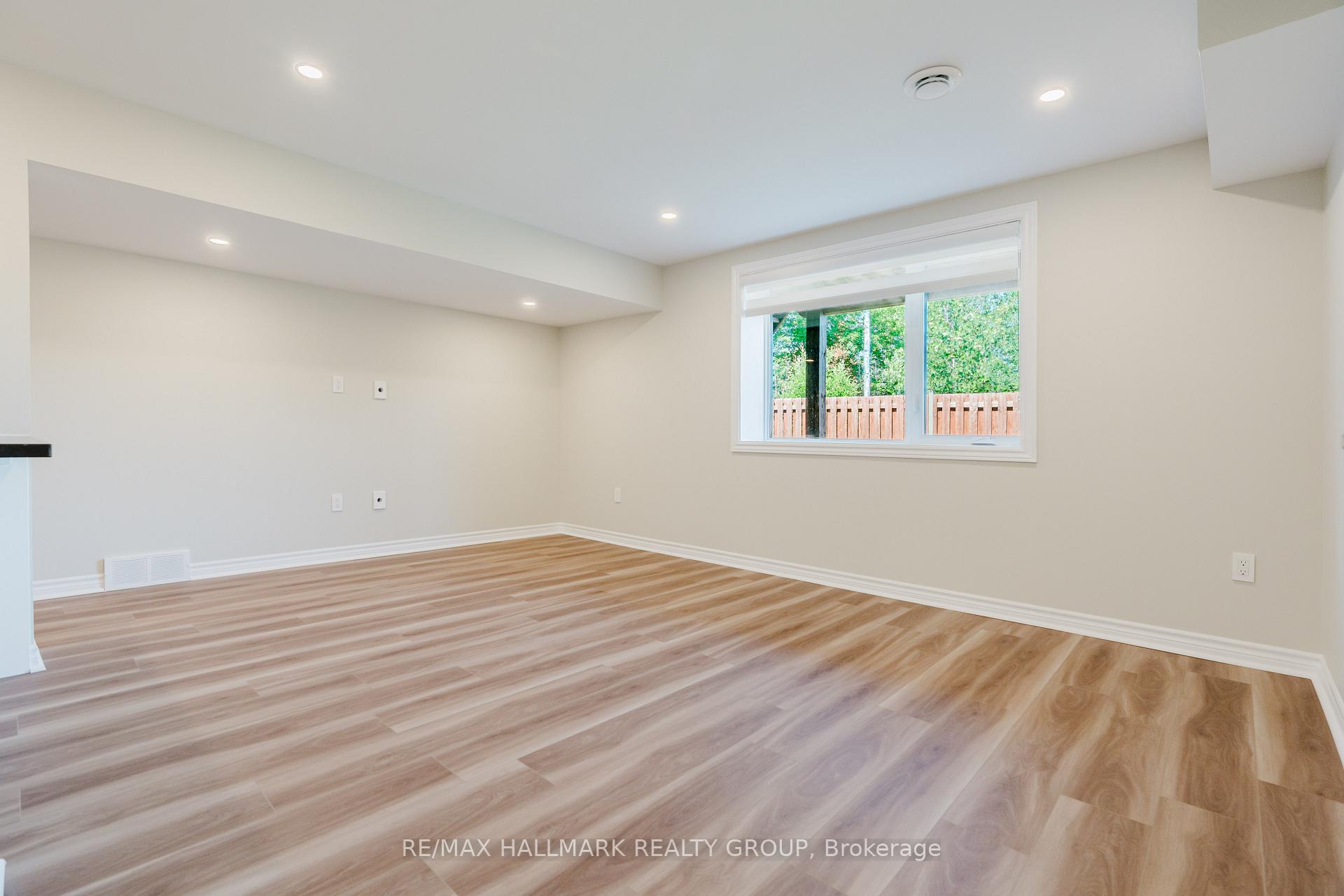 Photo 33 of 678 Eagle Crest Heights, Ottawa, Stittsville (North) — HOMEH