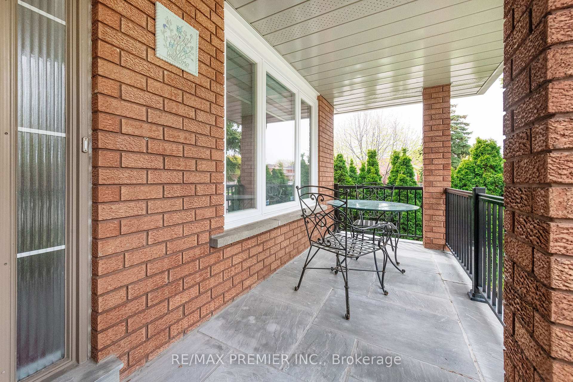Photo 3 of 175 Medallion Boulevard, Vaughan, West Woodbridge — HOMEH