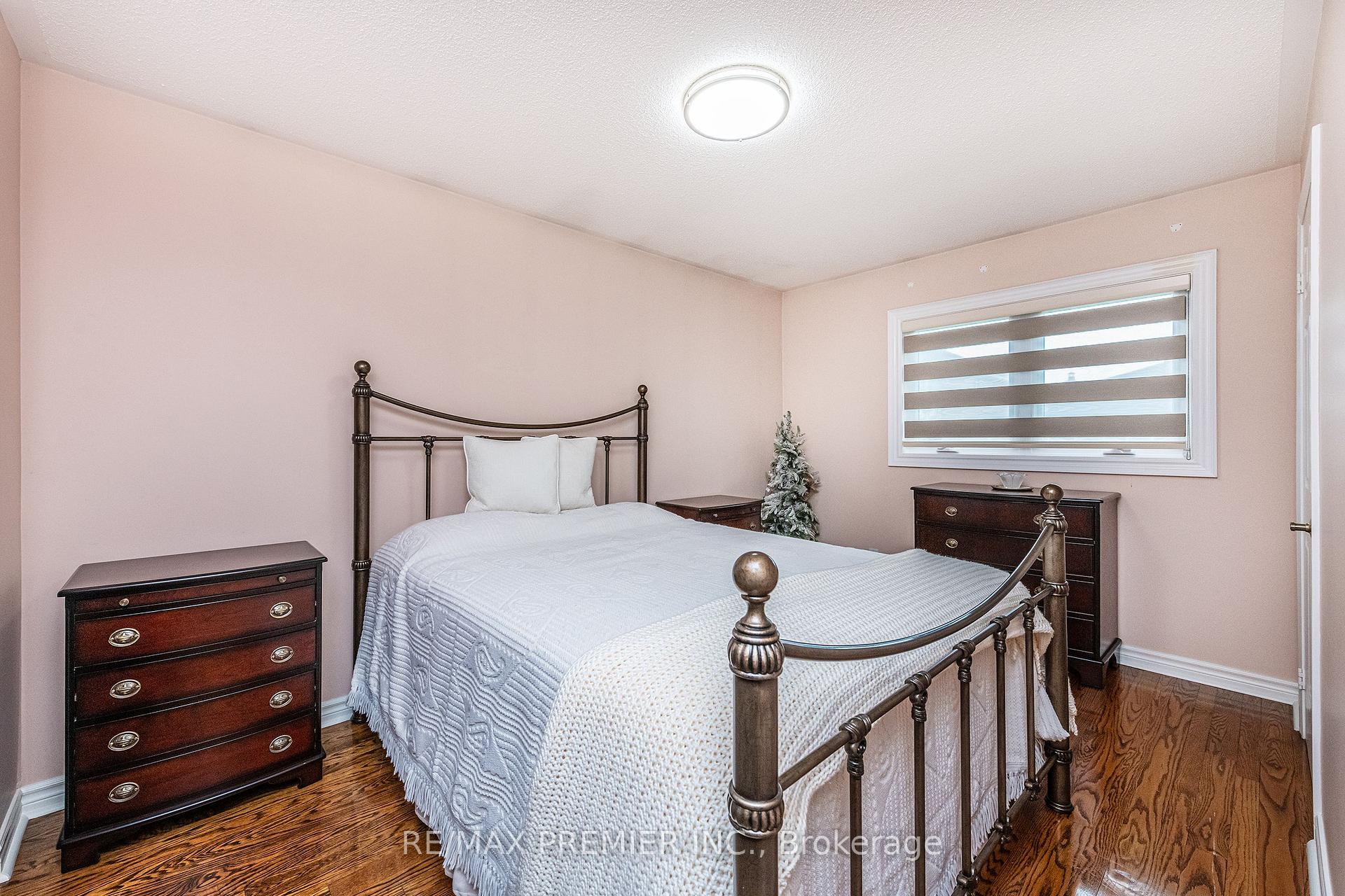 Photo 14 of 175 Medallion Boulevard, Vaughan, West Woodbridge — HOMEH