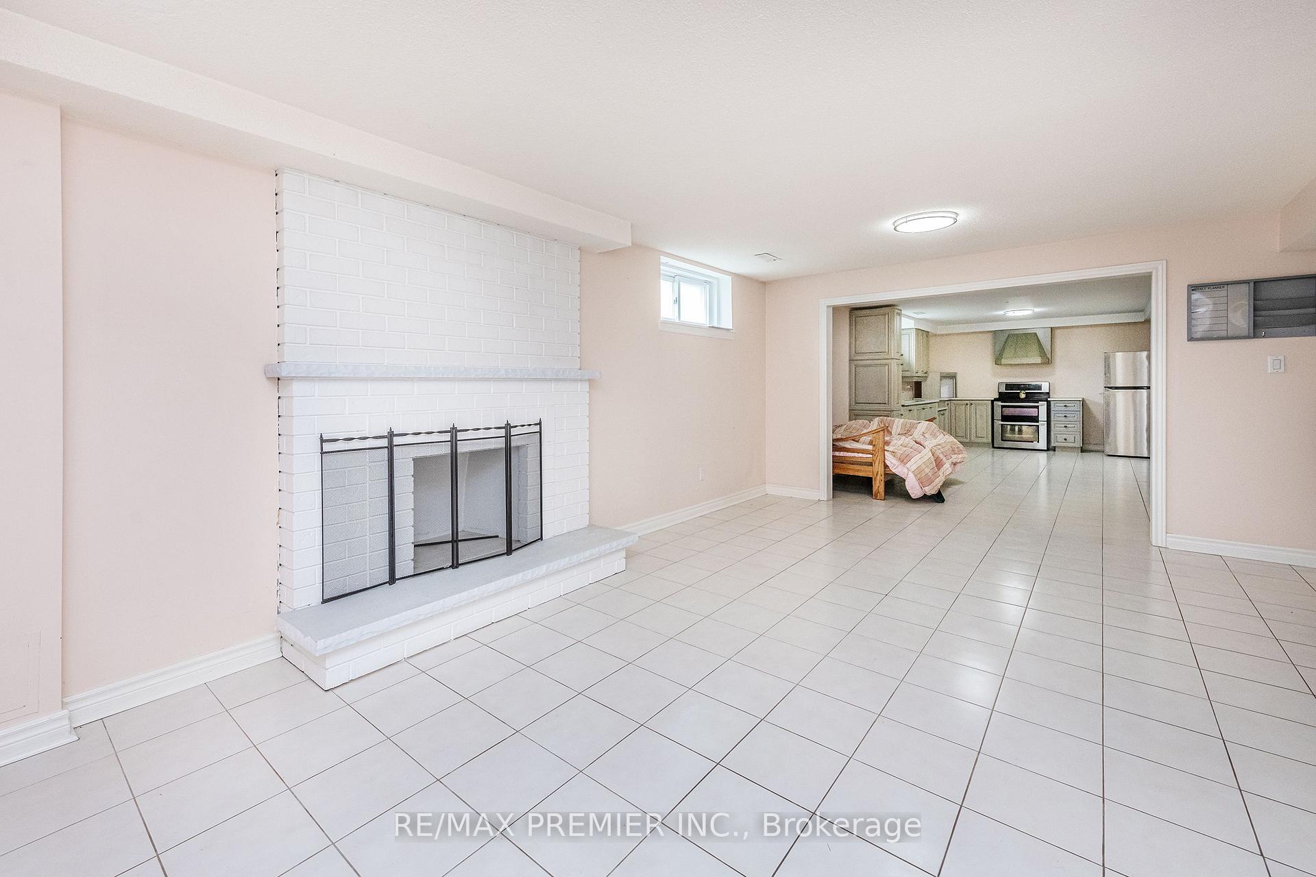 Photo 19 of 175 Medallion Boulevard, Vaughan, West Woodbridge — HOMEH