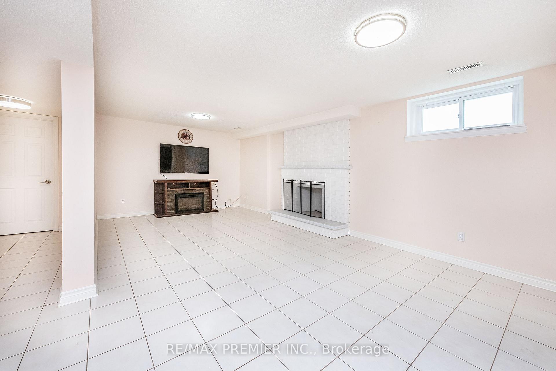 Photo 20 of 175 Medallion Boulevard, Vaughan, West Woodbridge — HOMEH