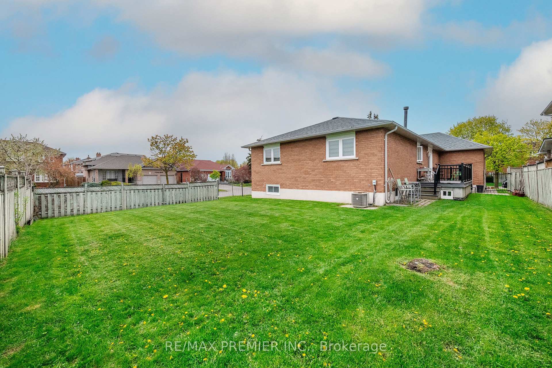 Photo 22 of 175 Medallion Boulevard, Vaughan, West Woodbridge — HOMEH