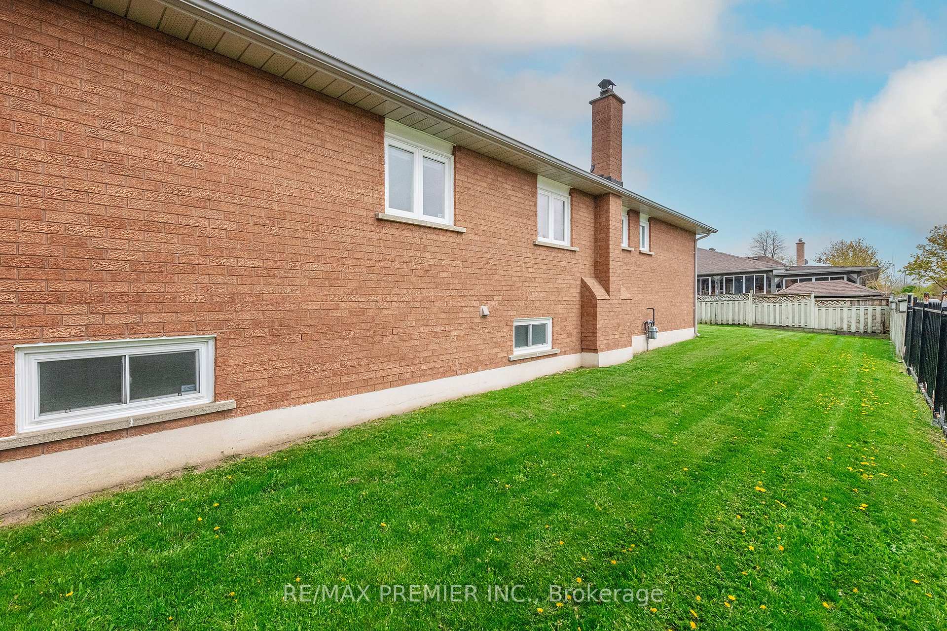 Photo 24 of 175 Medallion Boulevard, Vaughan, West Woodbridge — HOMEH