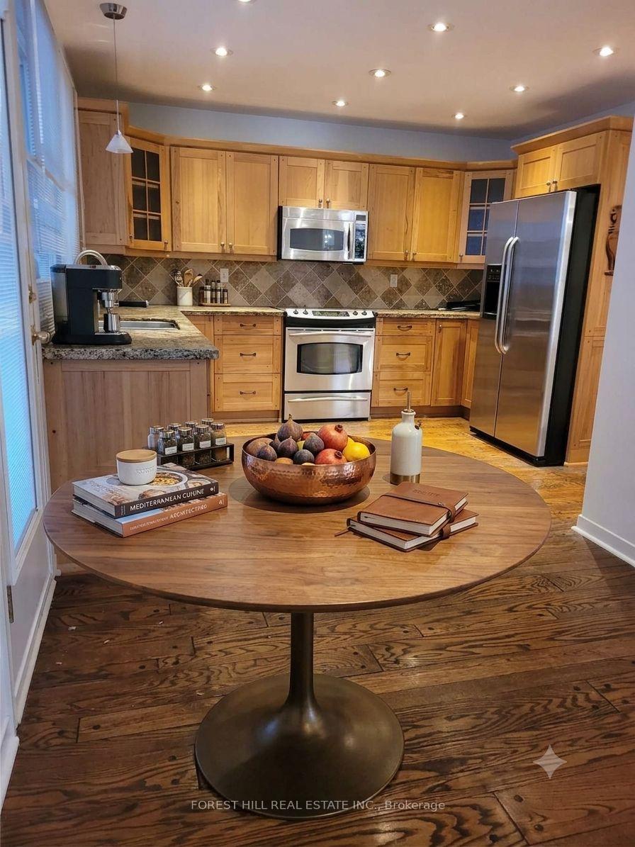 Photo 5 of 15 Restwell Crescent, North York, Bayview Village — HOMEH