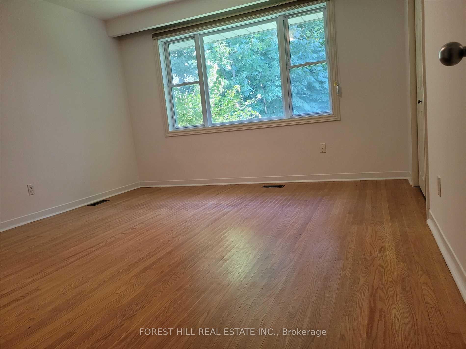 Photo 13 of 15 Restwell Crescent, North York, Bayview Village — HOMEH