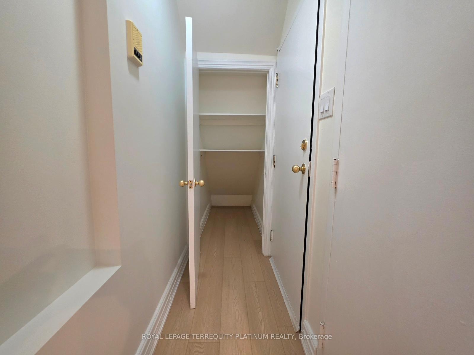 Photo 7 of Unit 1/Bsmnt, 11 Beaconsfield Avenue, Toronto, Little Portugal — HOMEH