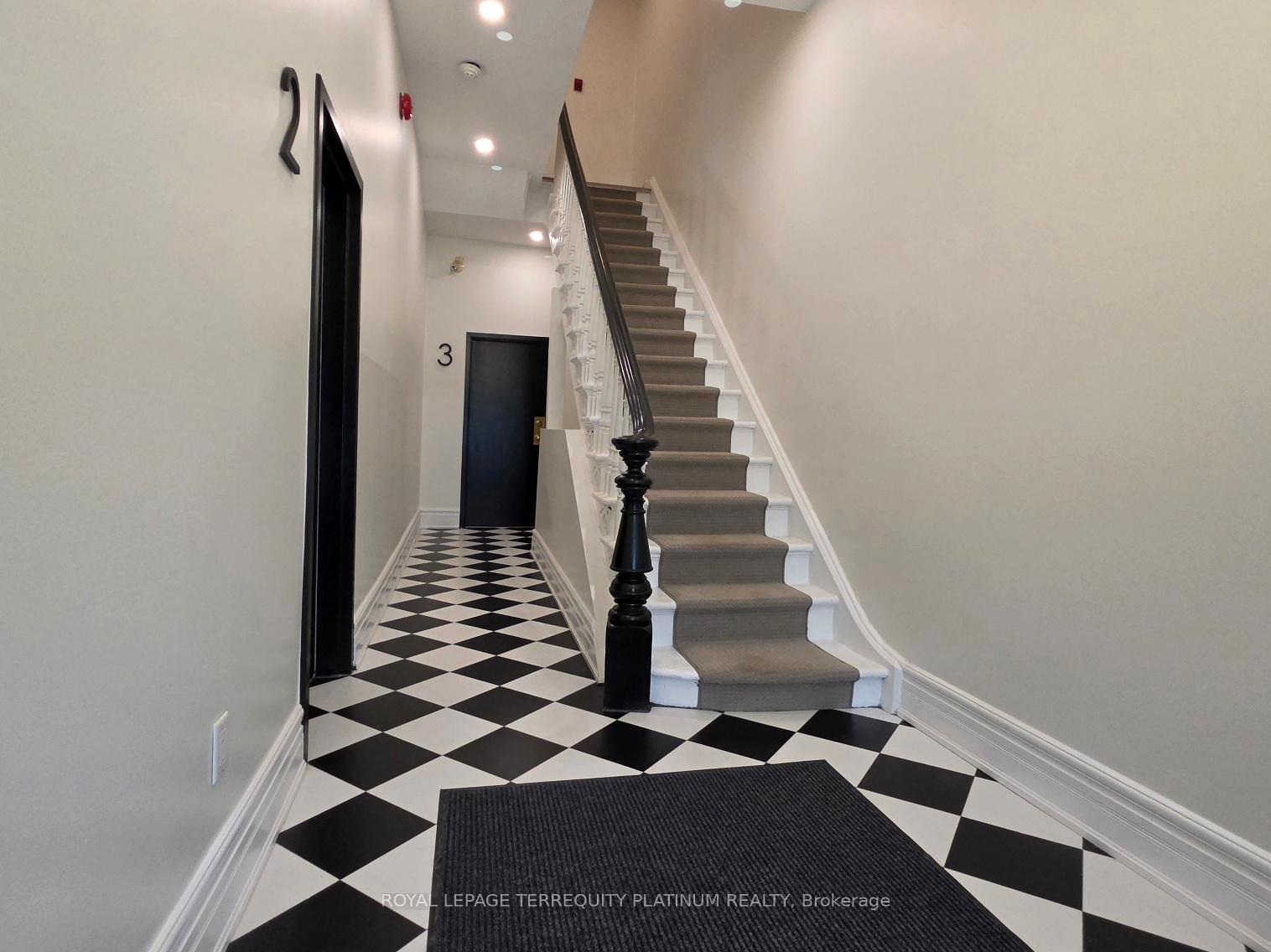 Photo 5 of Unit 4/ 2nd Floor, 11 Beaconsfield Avenue, Toronto, Little Portugal — HOMEH