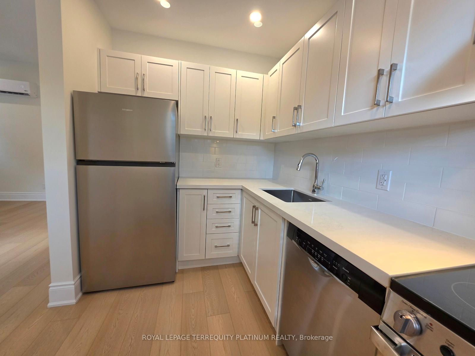 Photo 12 of Unit 4/ 2nd Floor, 11 Beaconsfield Avenue, Toronto, Little Portugal — HOMEH