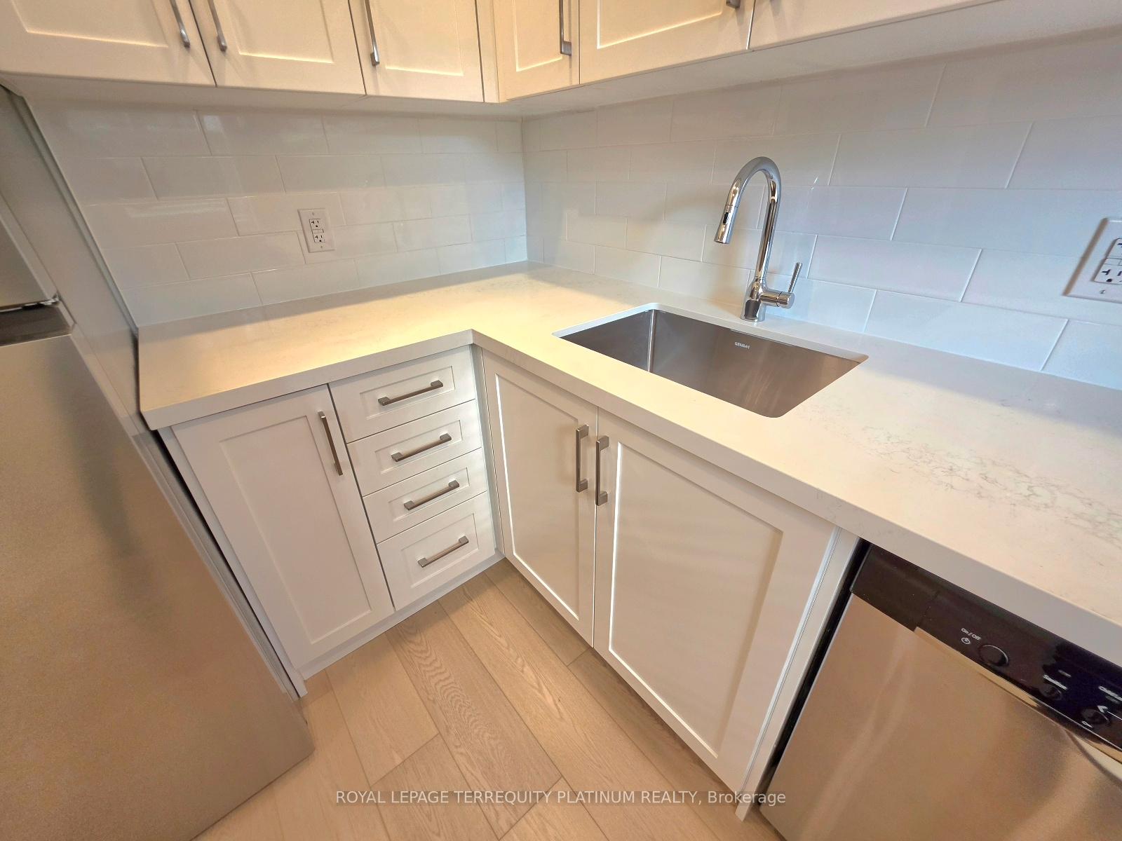 Photo 13 of Unit 4/ 2nd Floor, 11 Beaconsfield Avenue, Toronto, Little Portugal — HOMEH